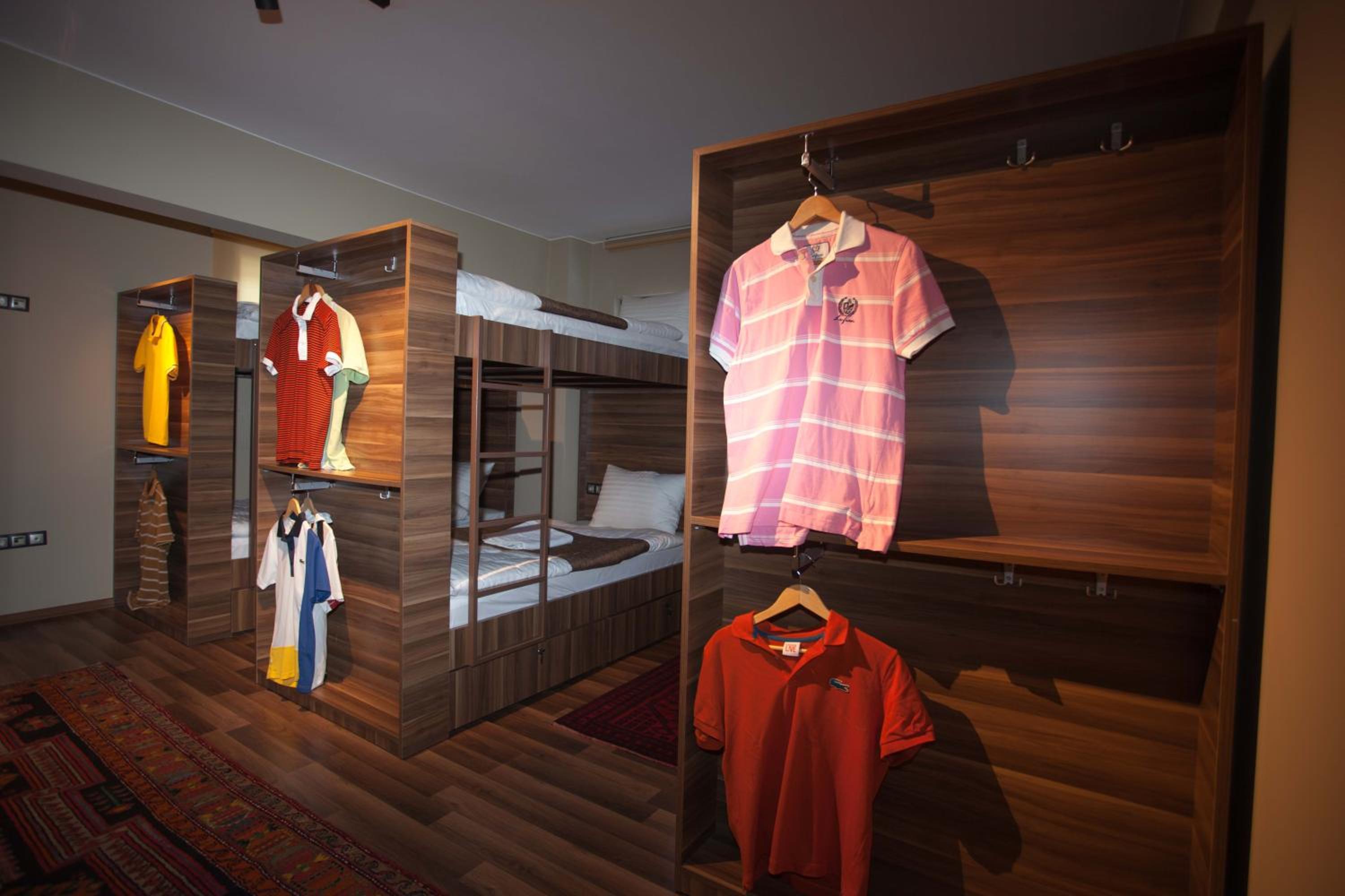 Bed In 8-Bed Mixed Dormitory Room photo 1
