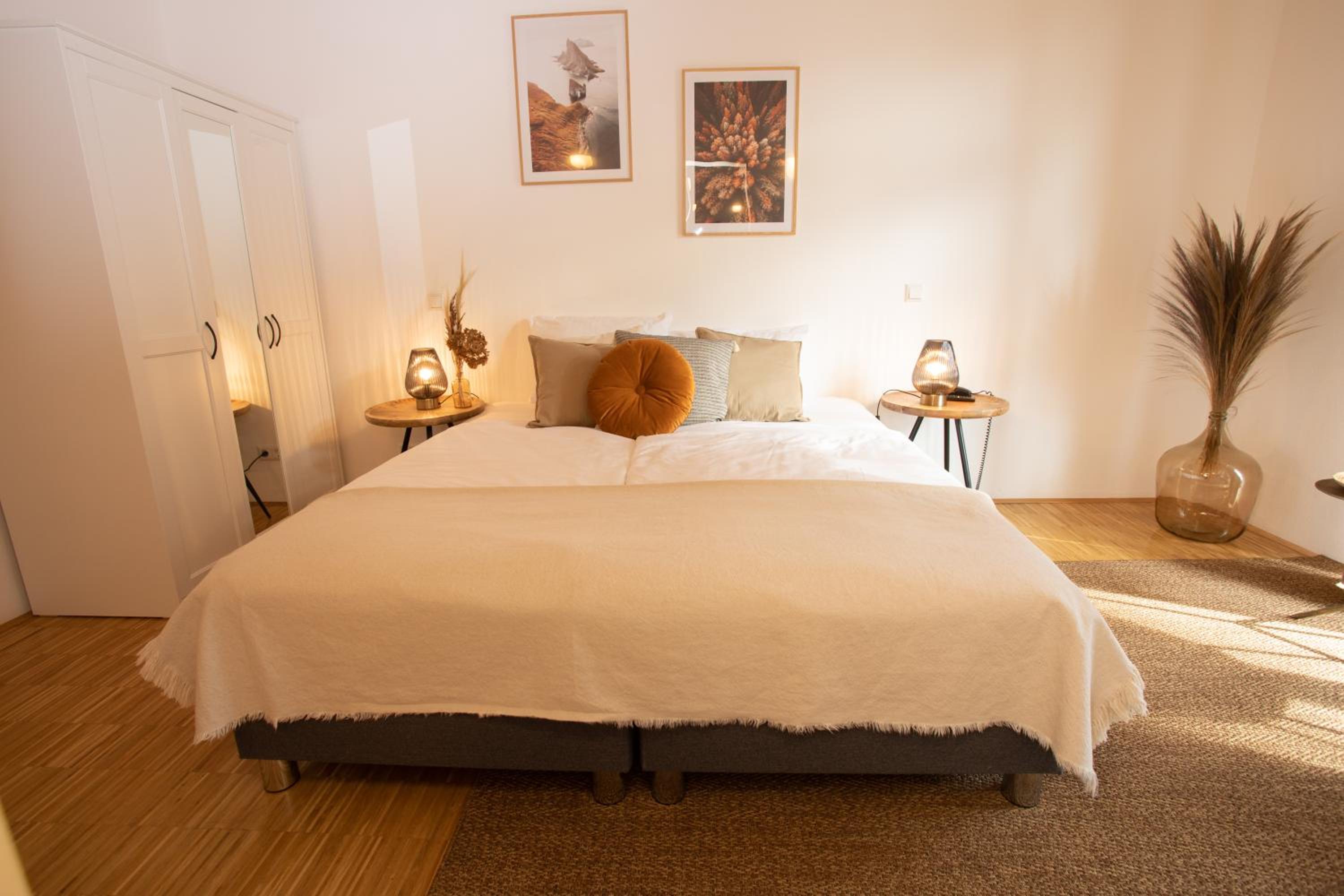 Double Room with Balcony - Photo 3