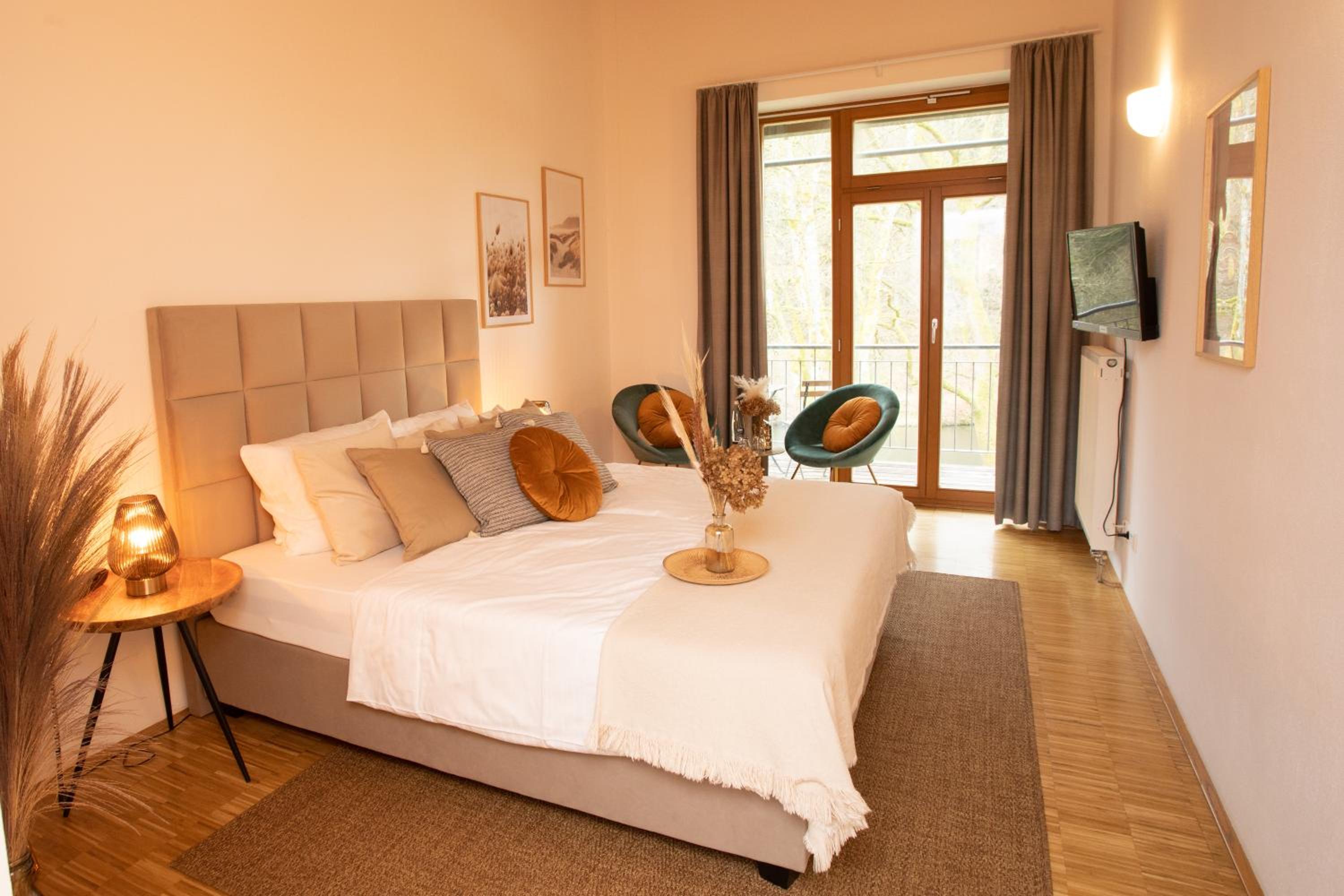 Double Room with Balcony - Photo 1