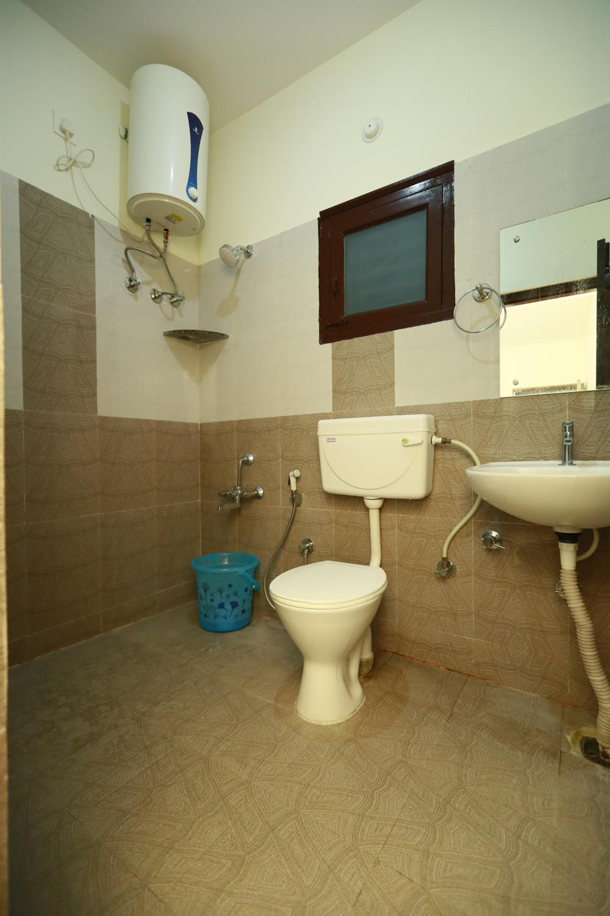 Deluxe Room - Photo 16