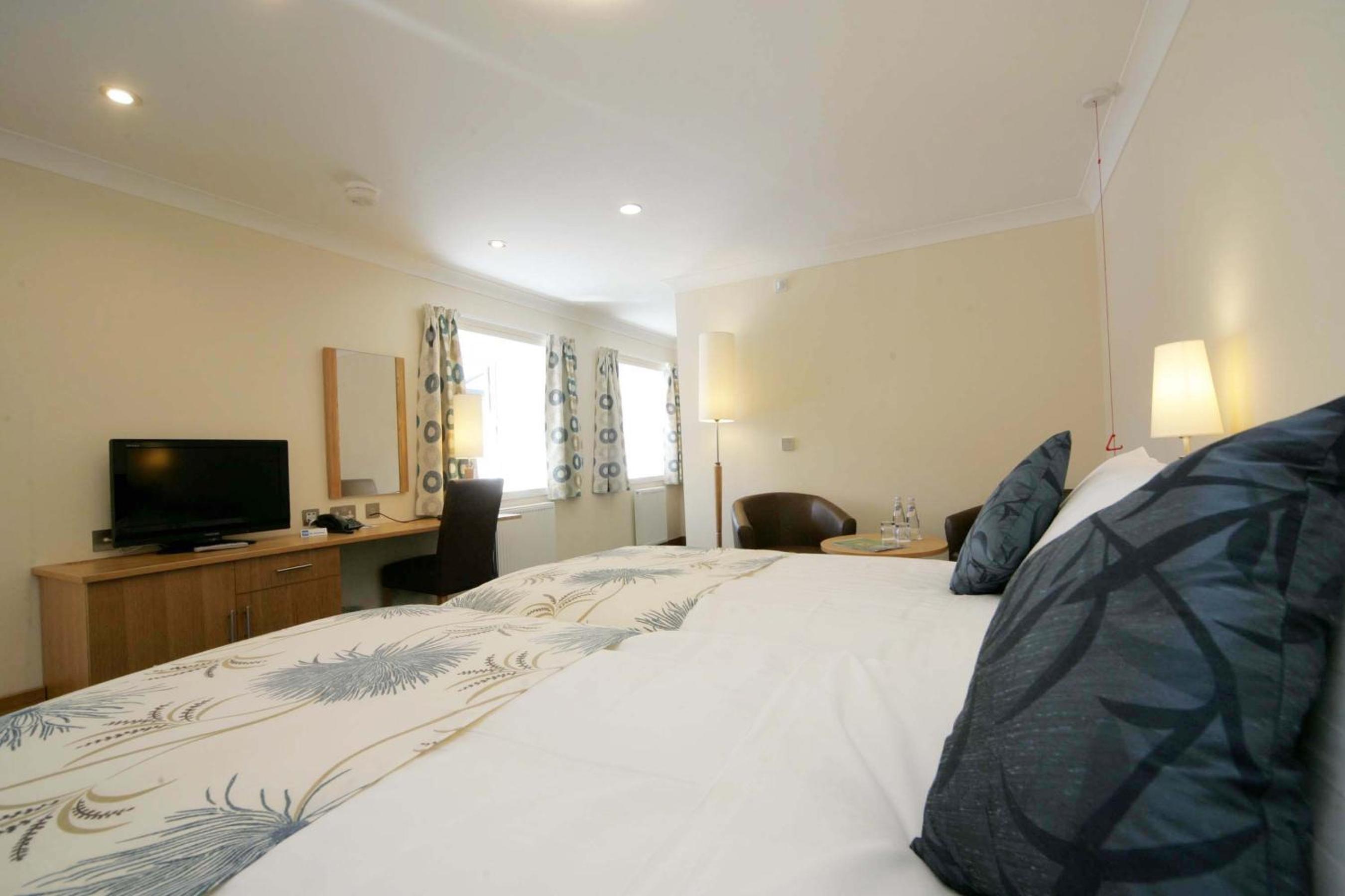 Superior Triple Room- Wheelchair Access photo 1