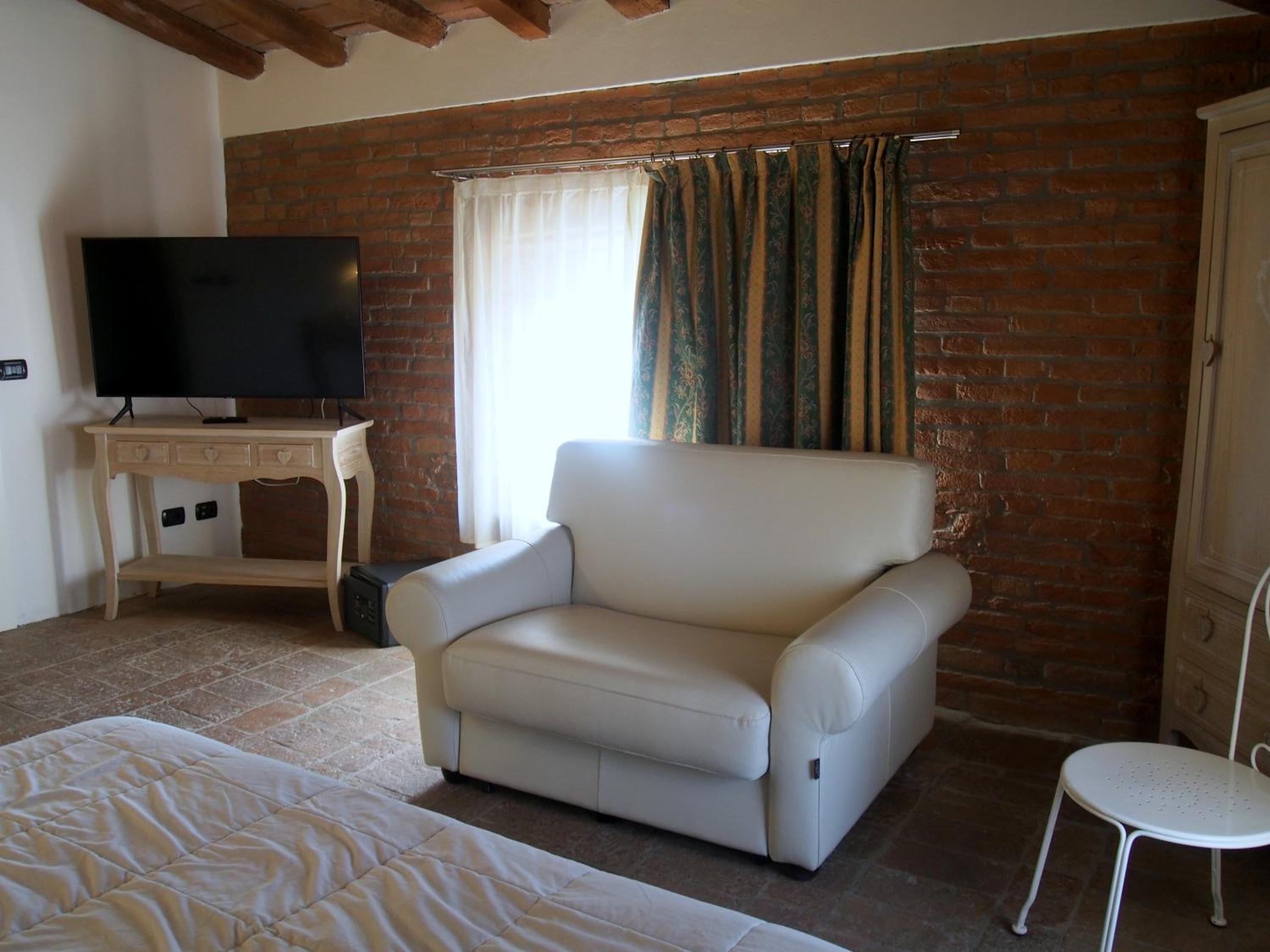 Double or Twin Room - Photo 1