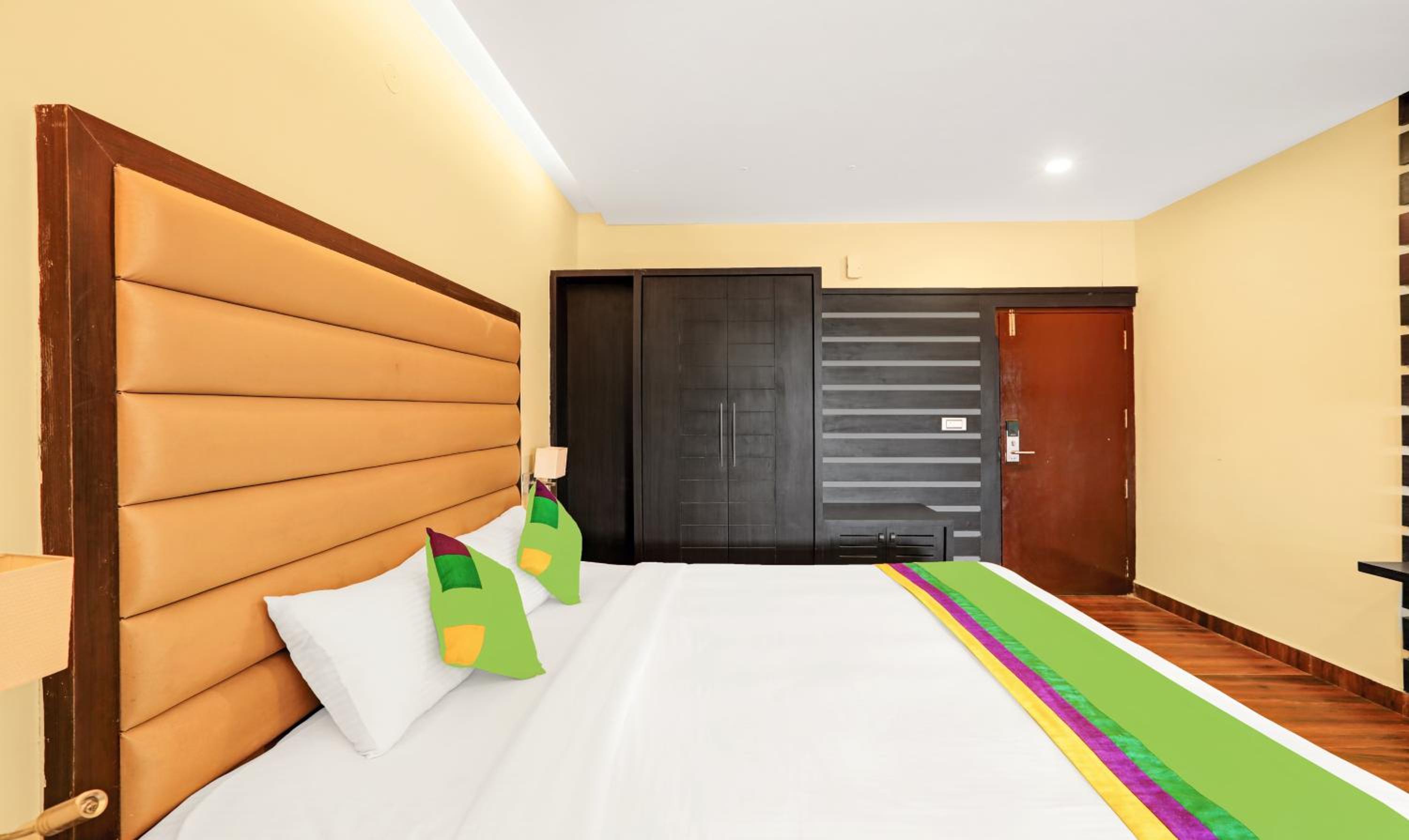 Standard Room - Photo 11