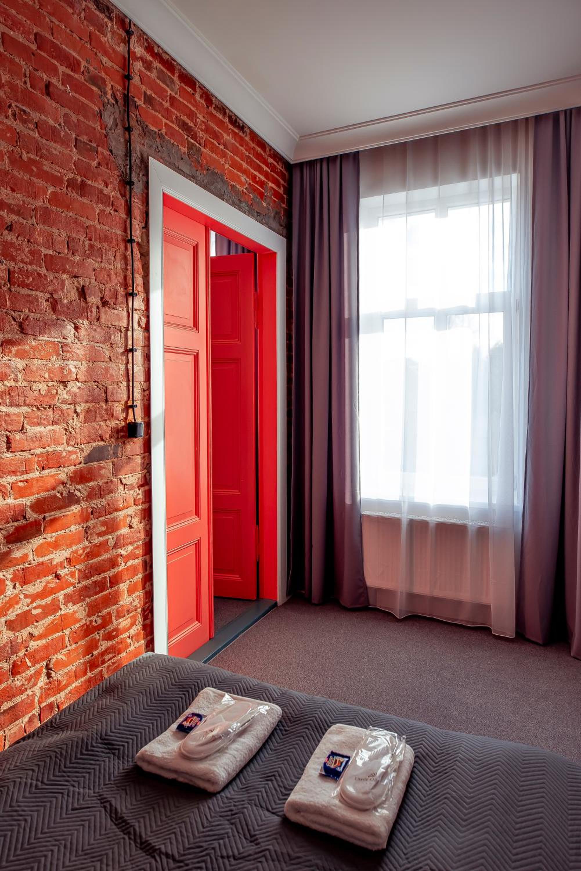 Two-Bedroom Apartment - Photo 8