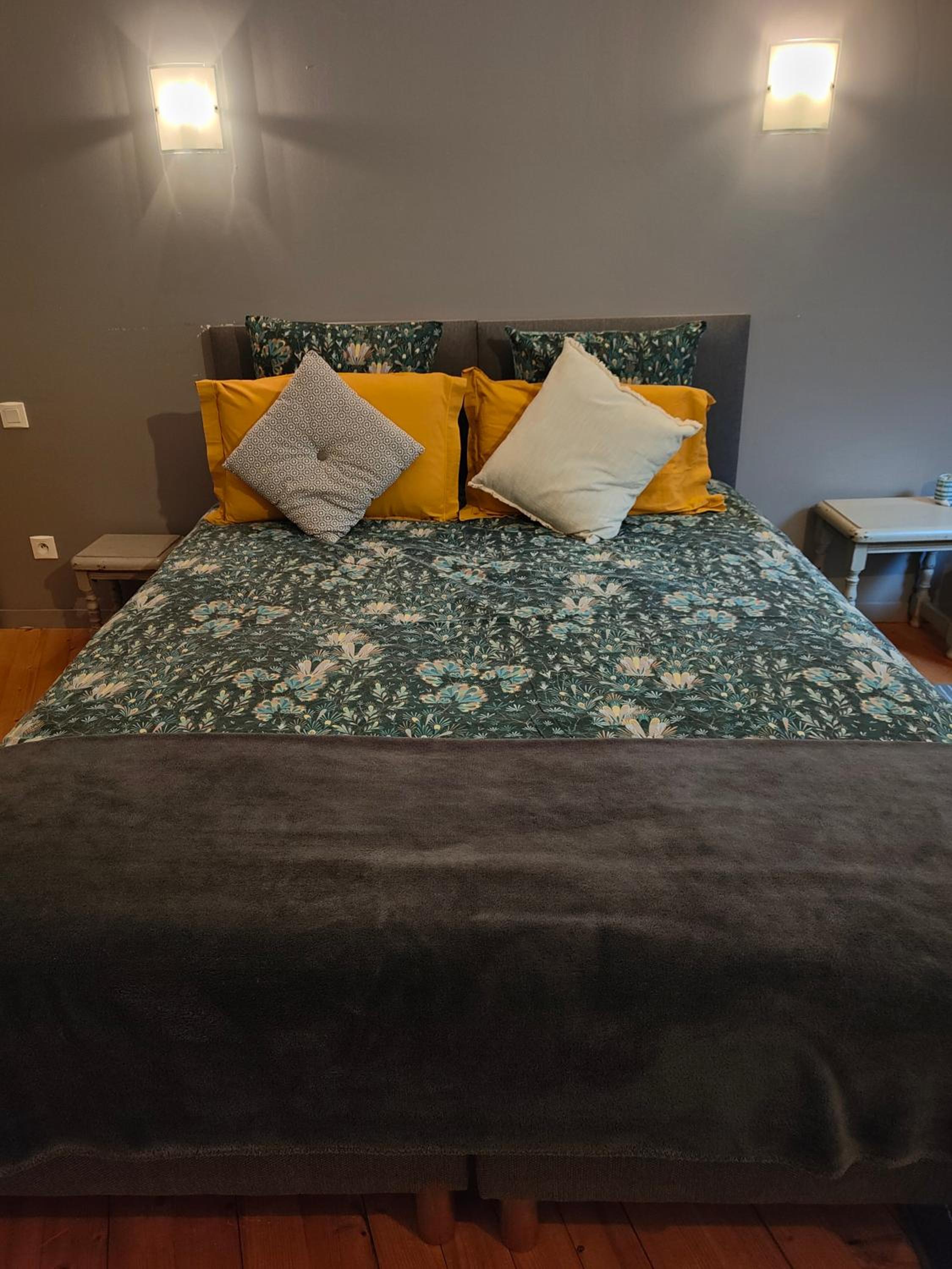 Two-Bedroom House - Photo 28
