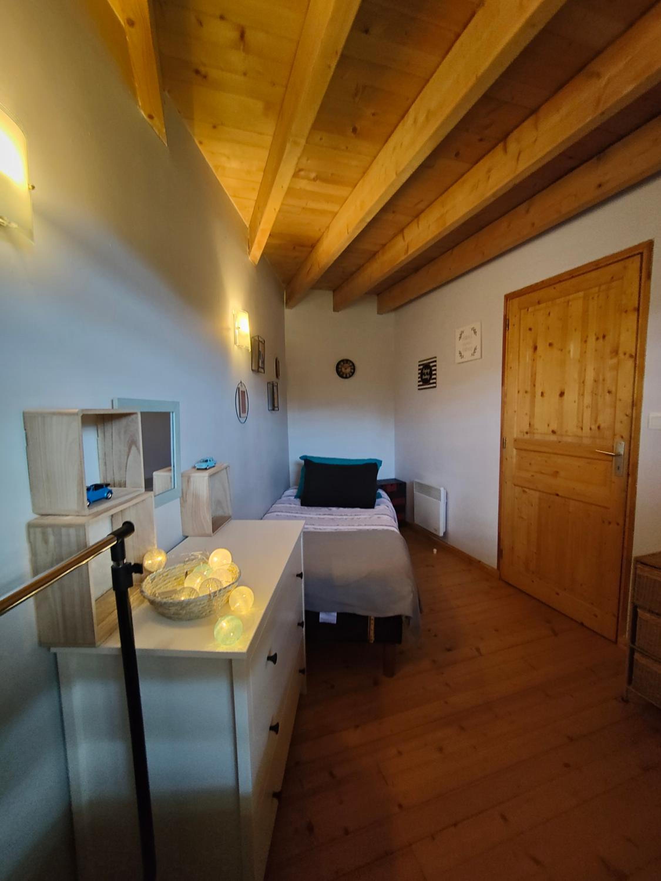 Two-Bedroom House - Photo 31