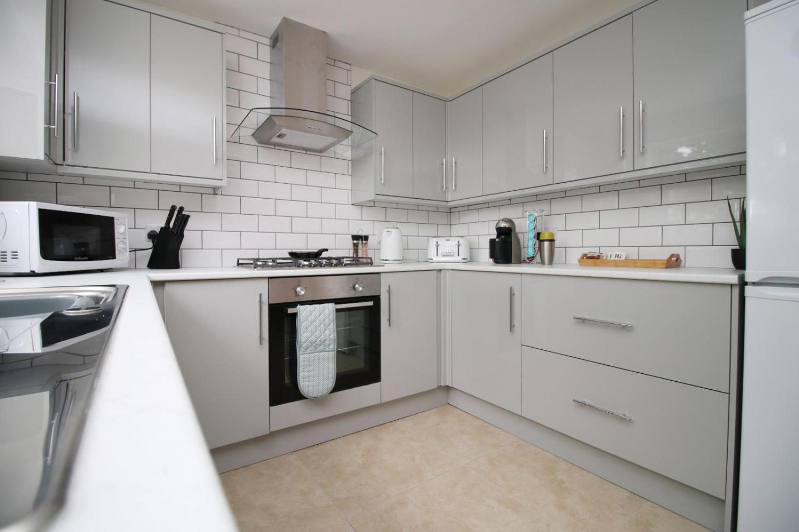 Four-Bedroom House - Photo 7