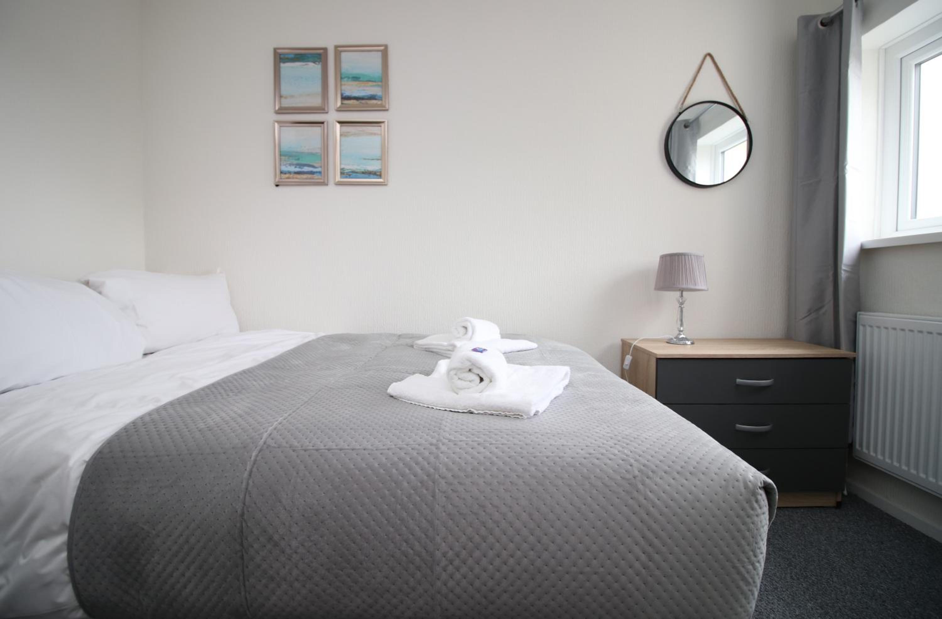 Four-Bedroom House - Photo 20
