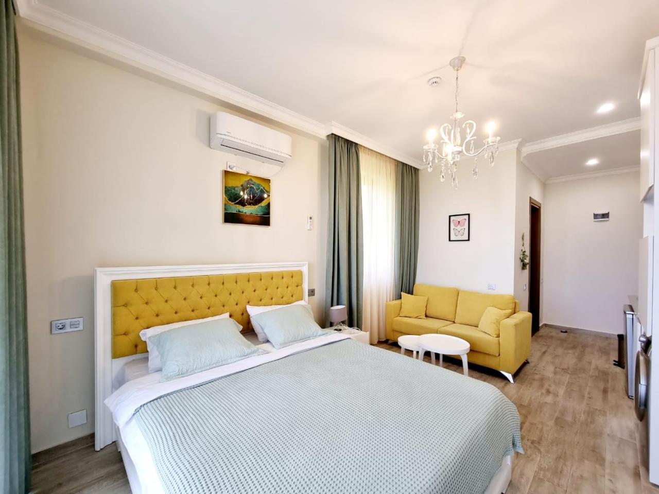Studio Apartment photo 1