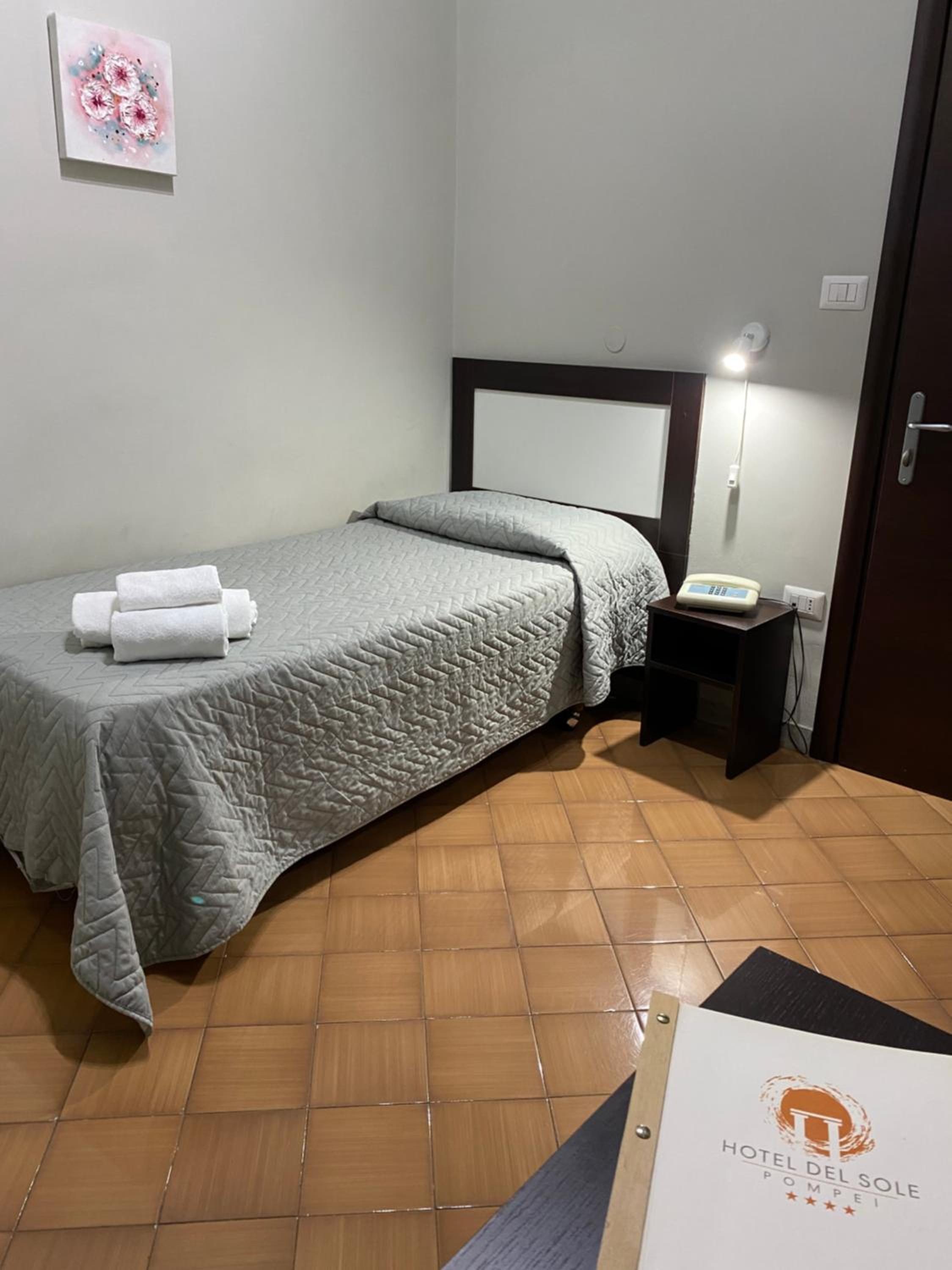 Single Room photo 3