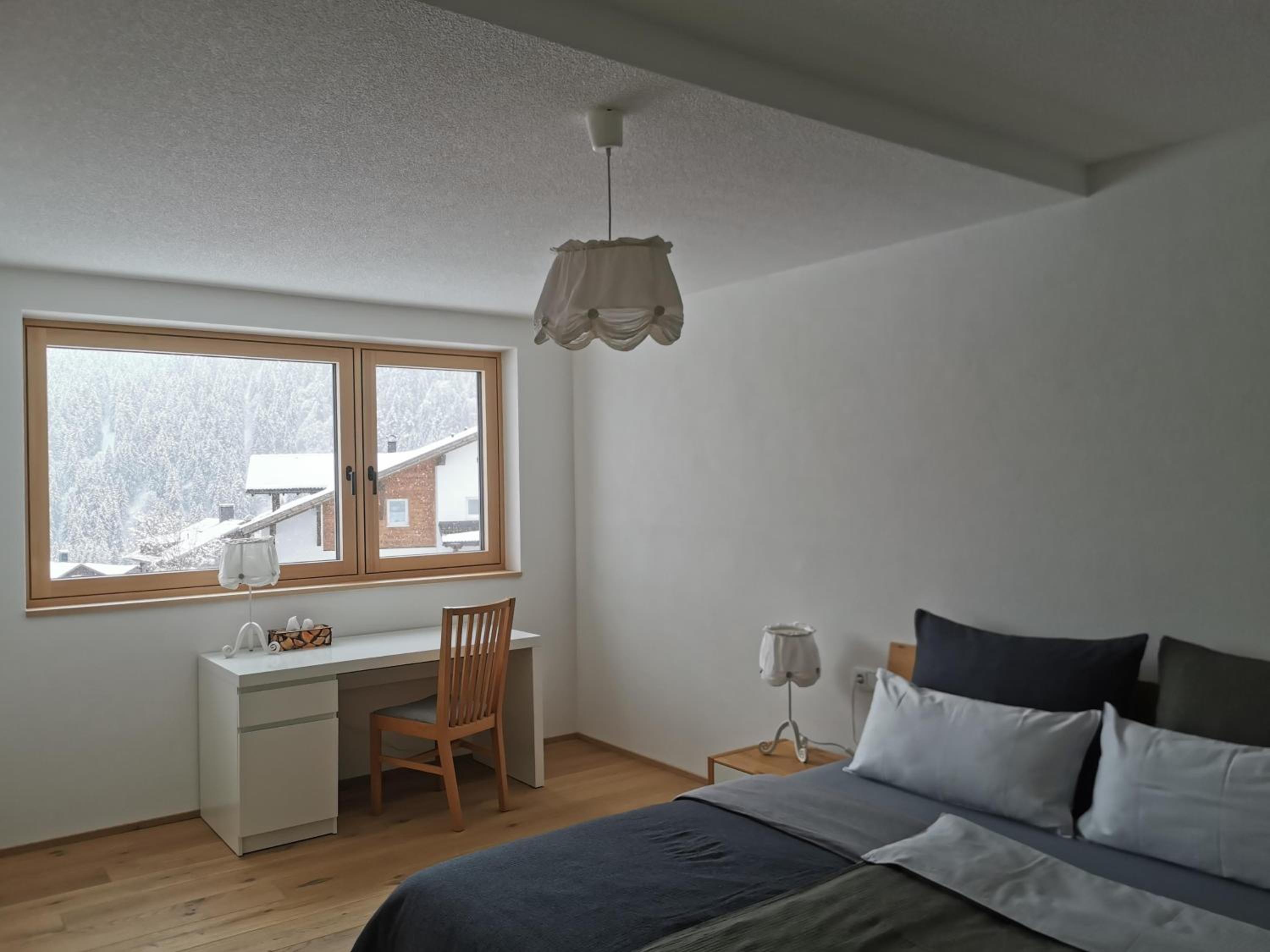 One-Bedroom Apartment with Shower photo 1