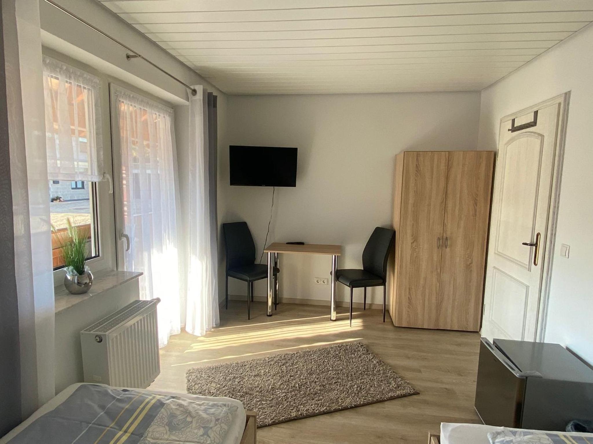 Twin Room with Balcony - Photo 10