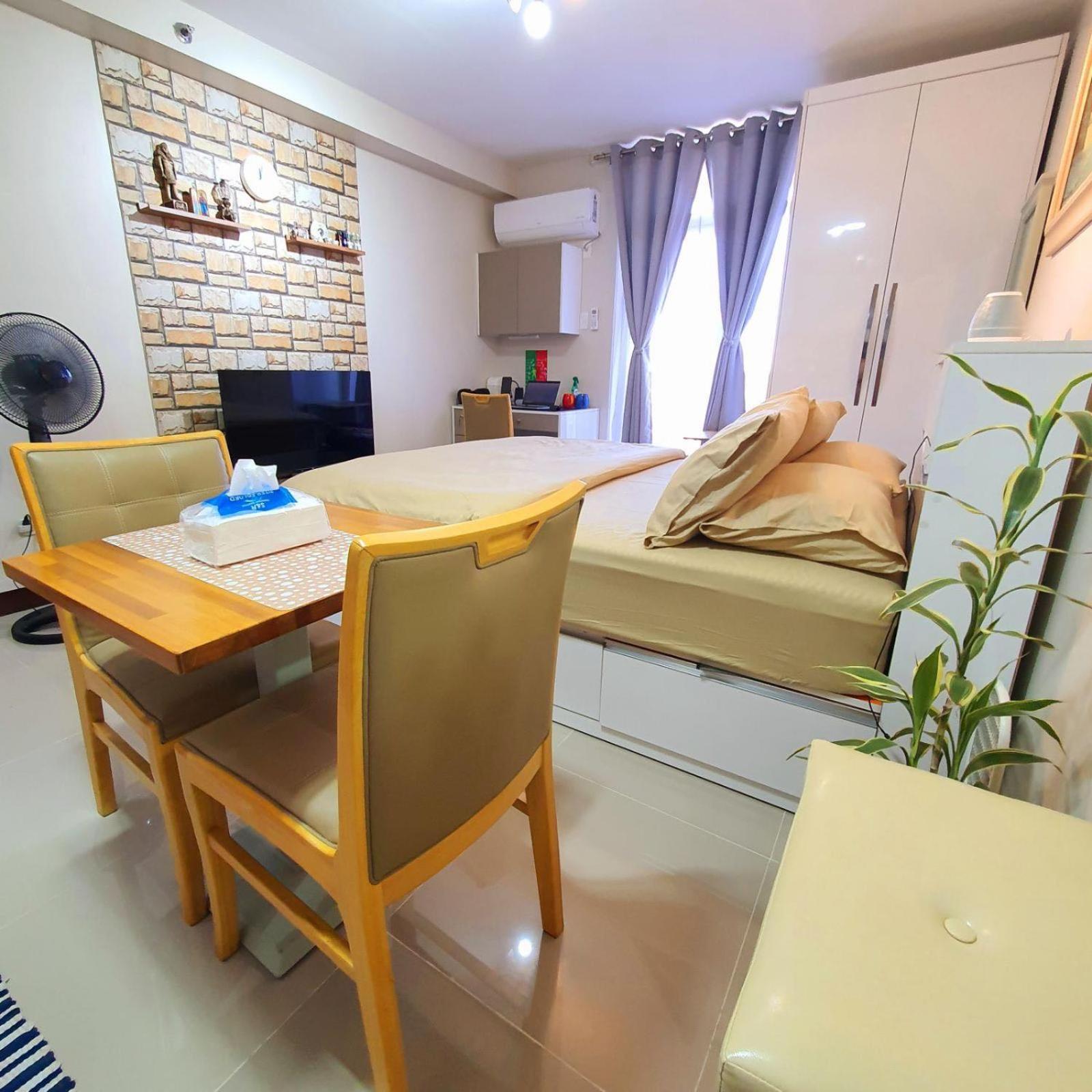 Studio with Balcony - Photo 9