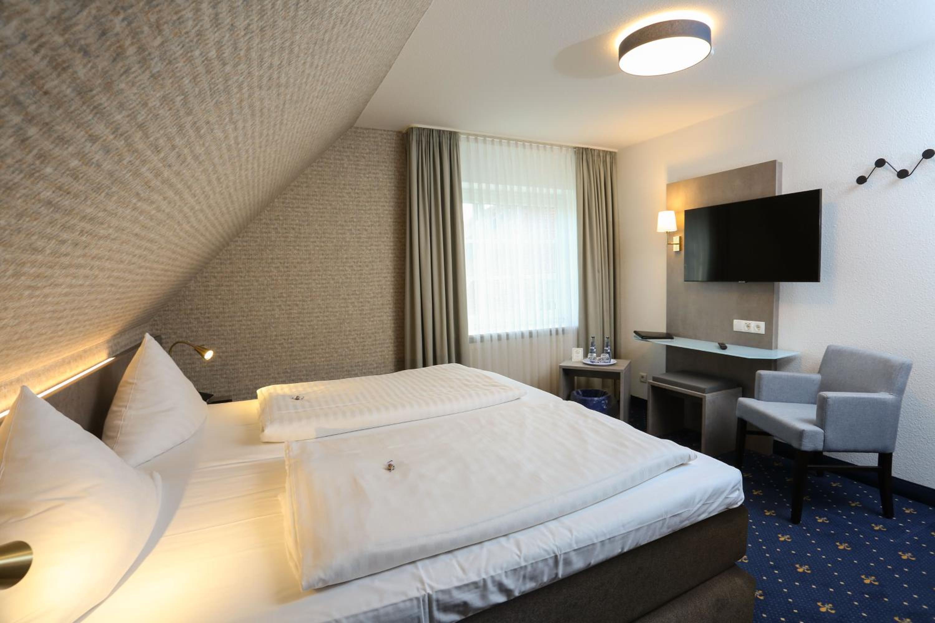 Double Room - Photo 5