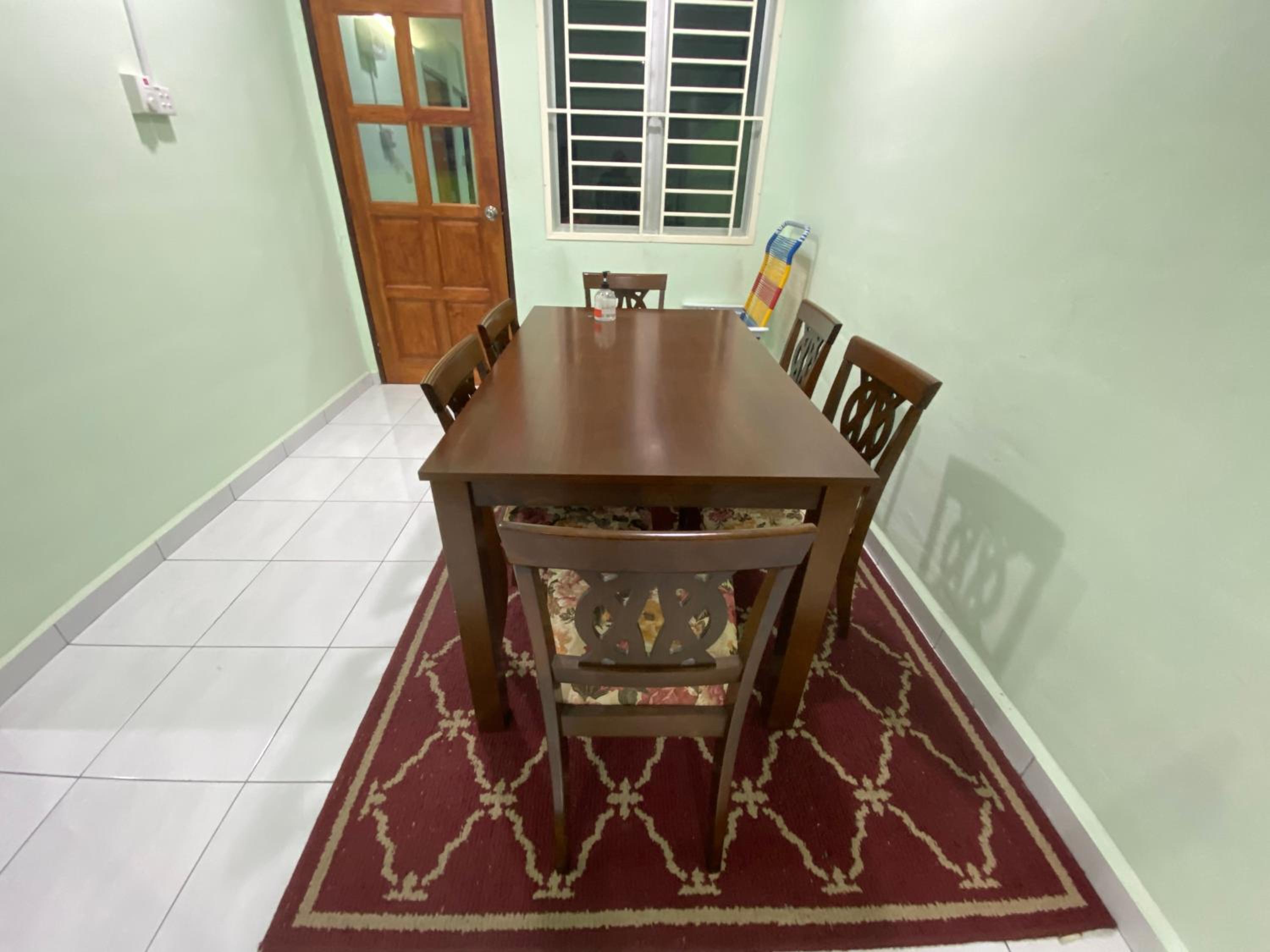 Three-Bedroom House photo 2