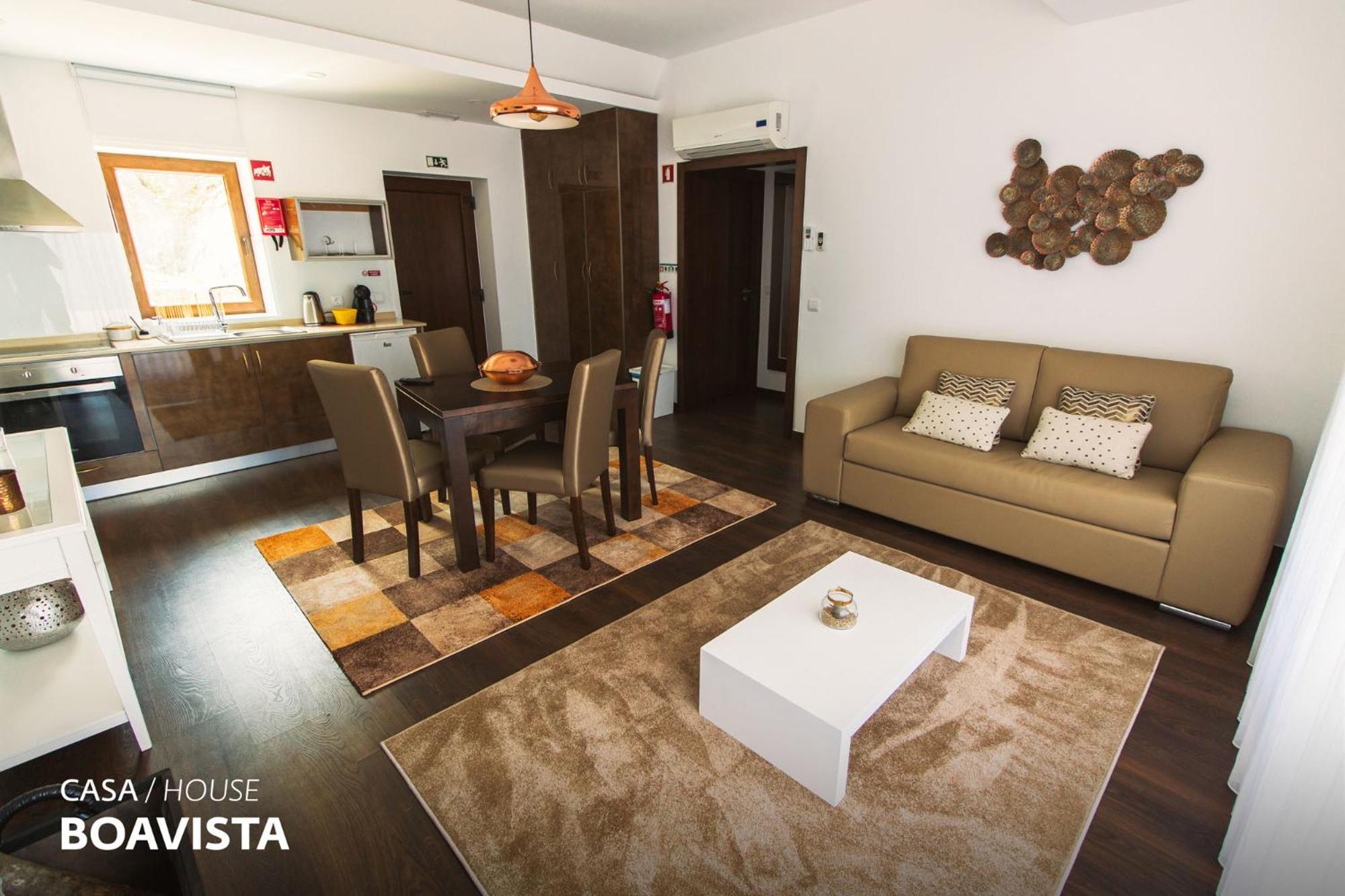 One-Bedroom House photo 1