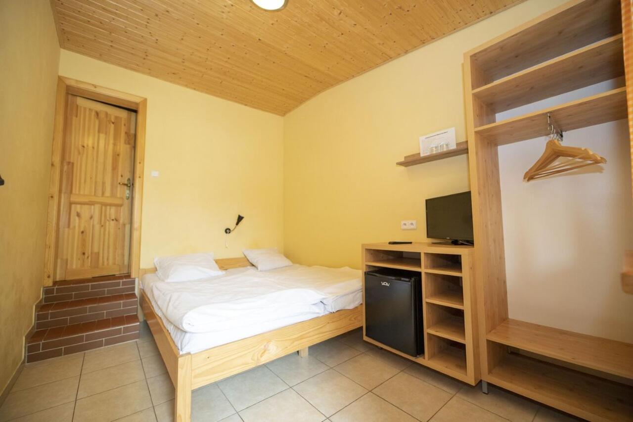 Double Room with Private Bathroom - Photo 1