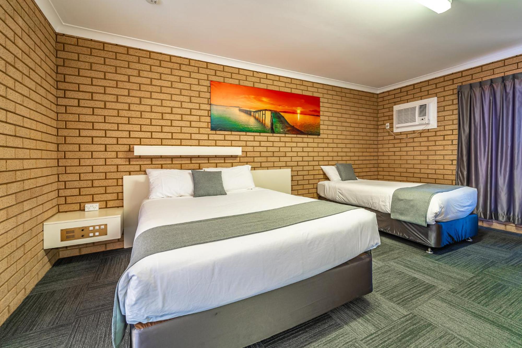 Classic Double/Twin Room photo 3