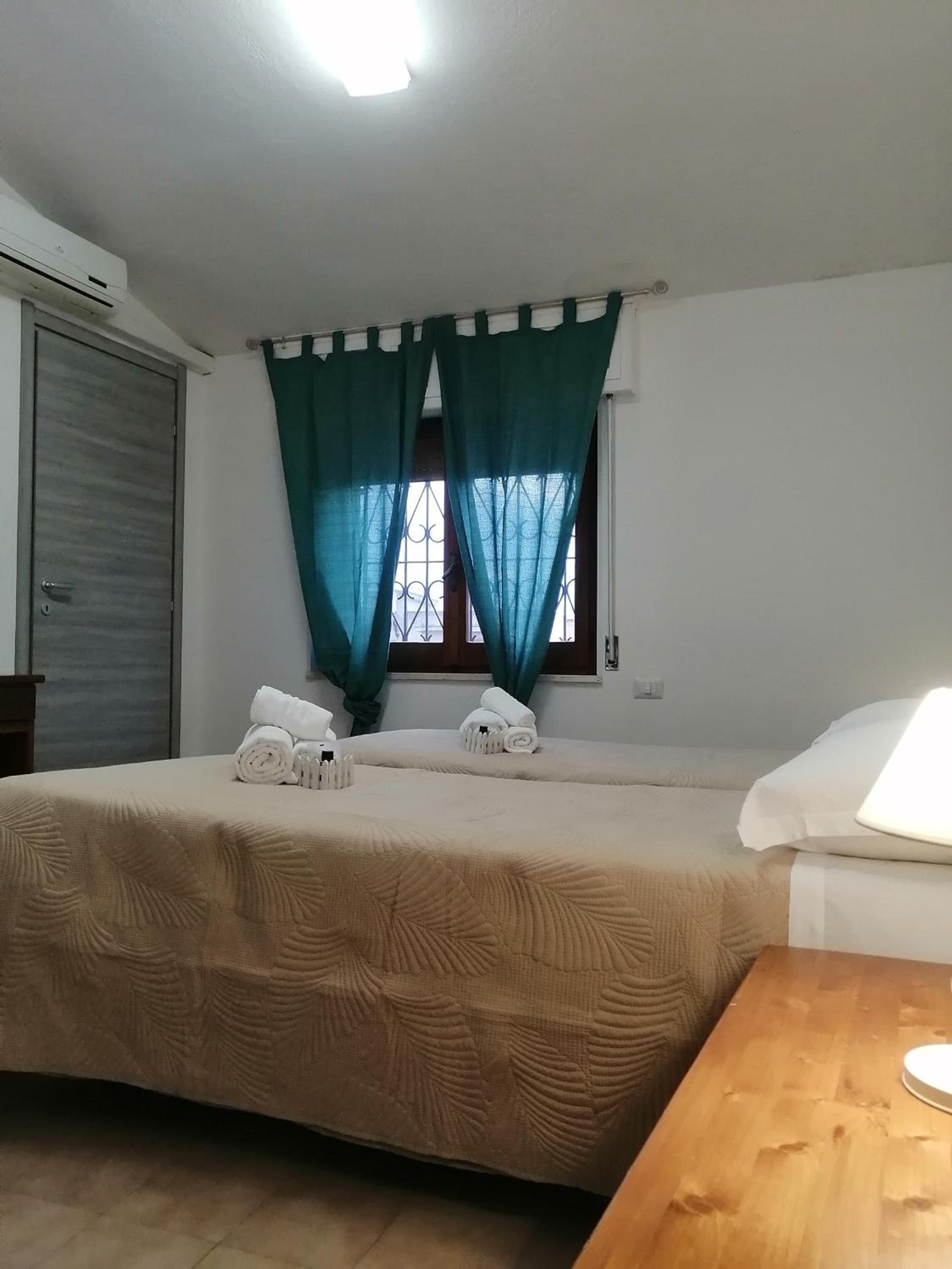 Twin Room - Photo 6