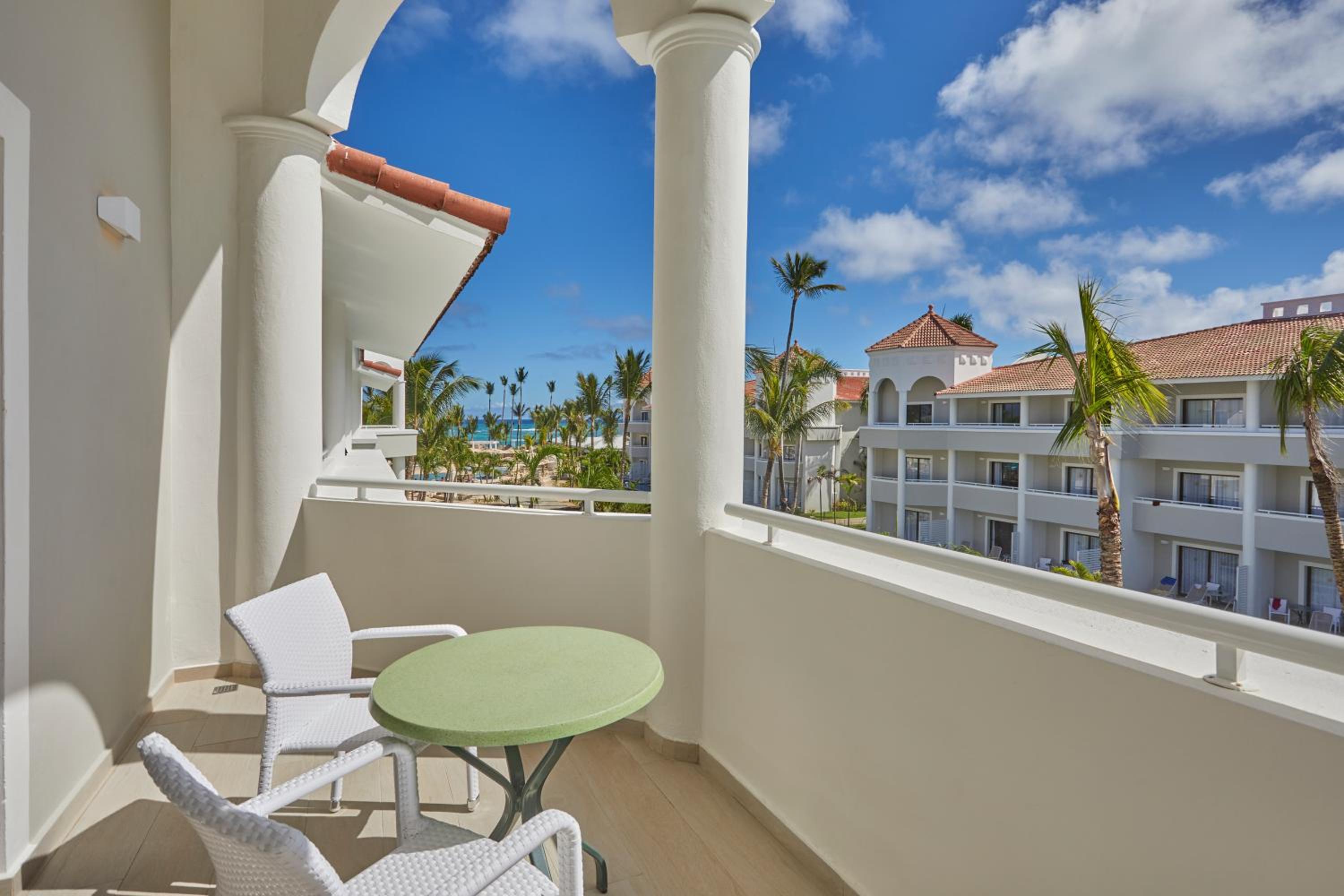 Junior Suite Deluxe Corner (3 Adults)