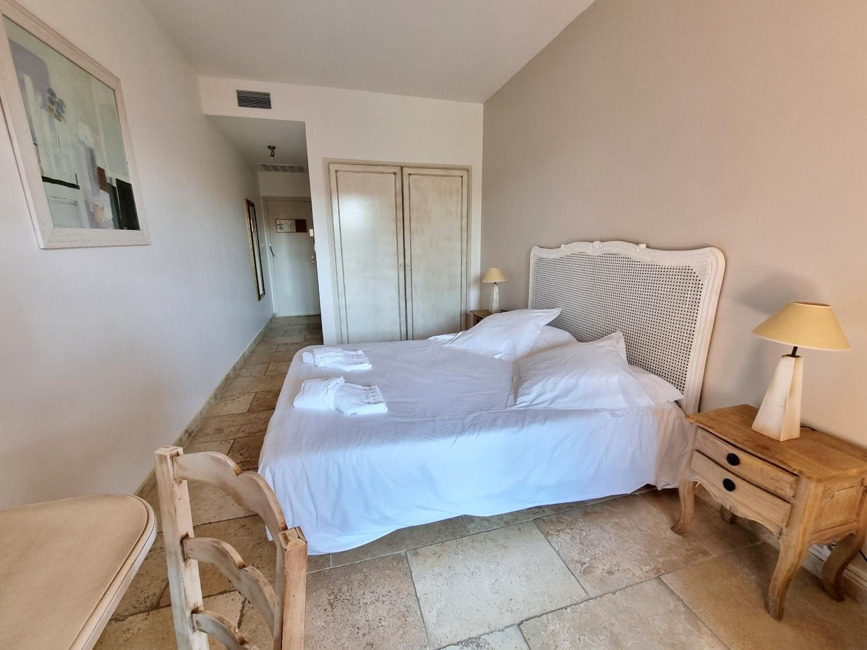 Comfort Double Room with Garden View - Photo 5