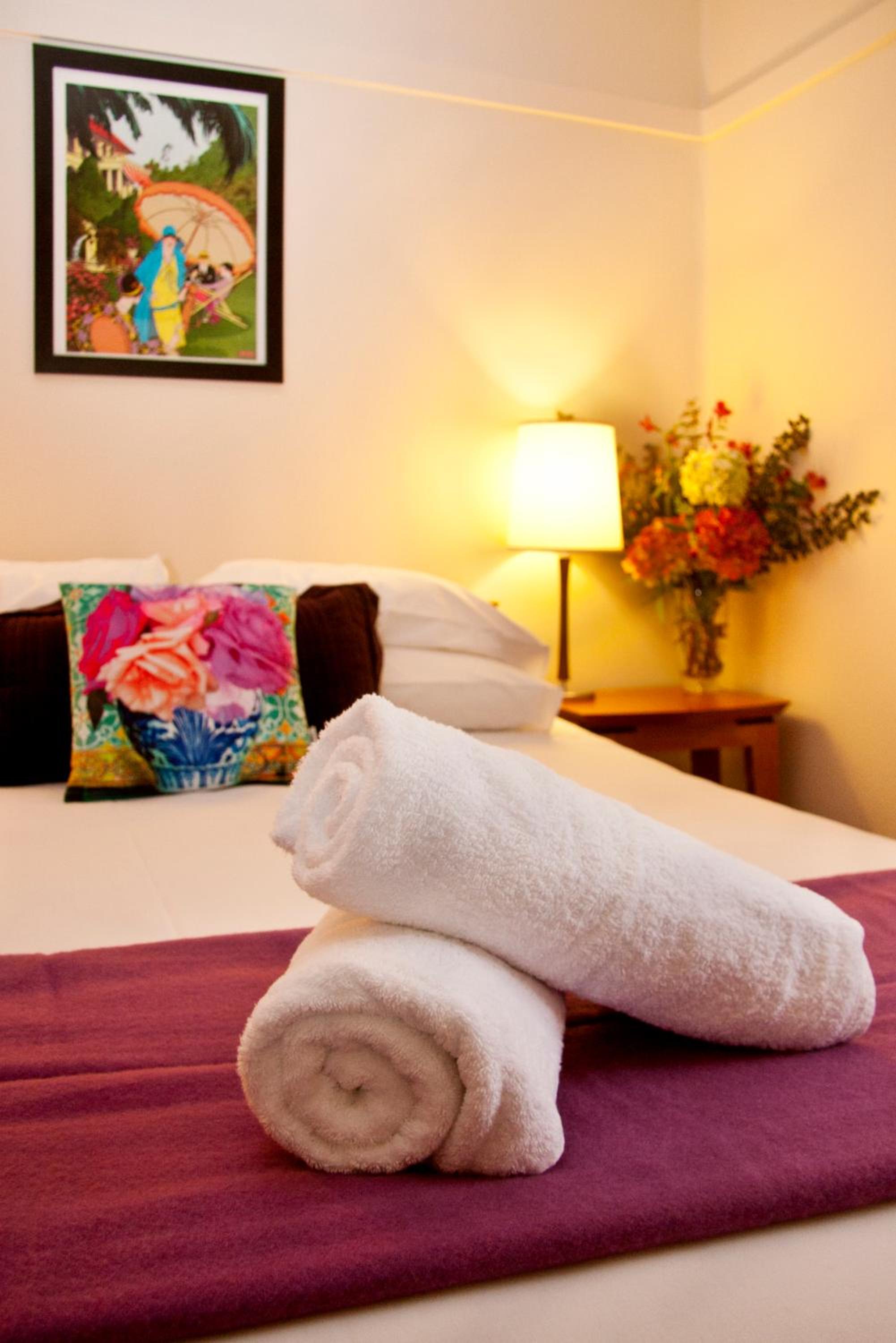Deluxe Queen Suite - Photo 3