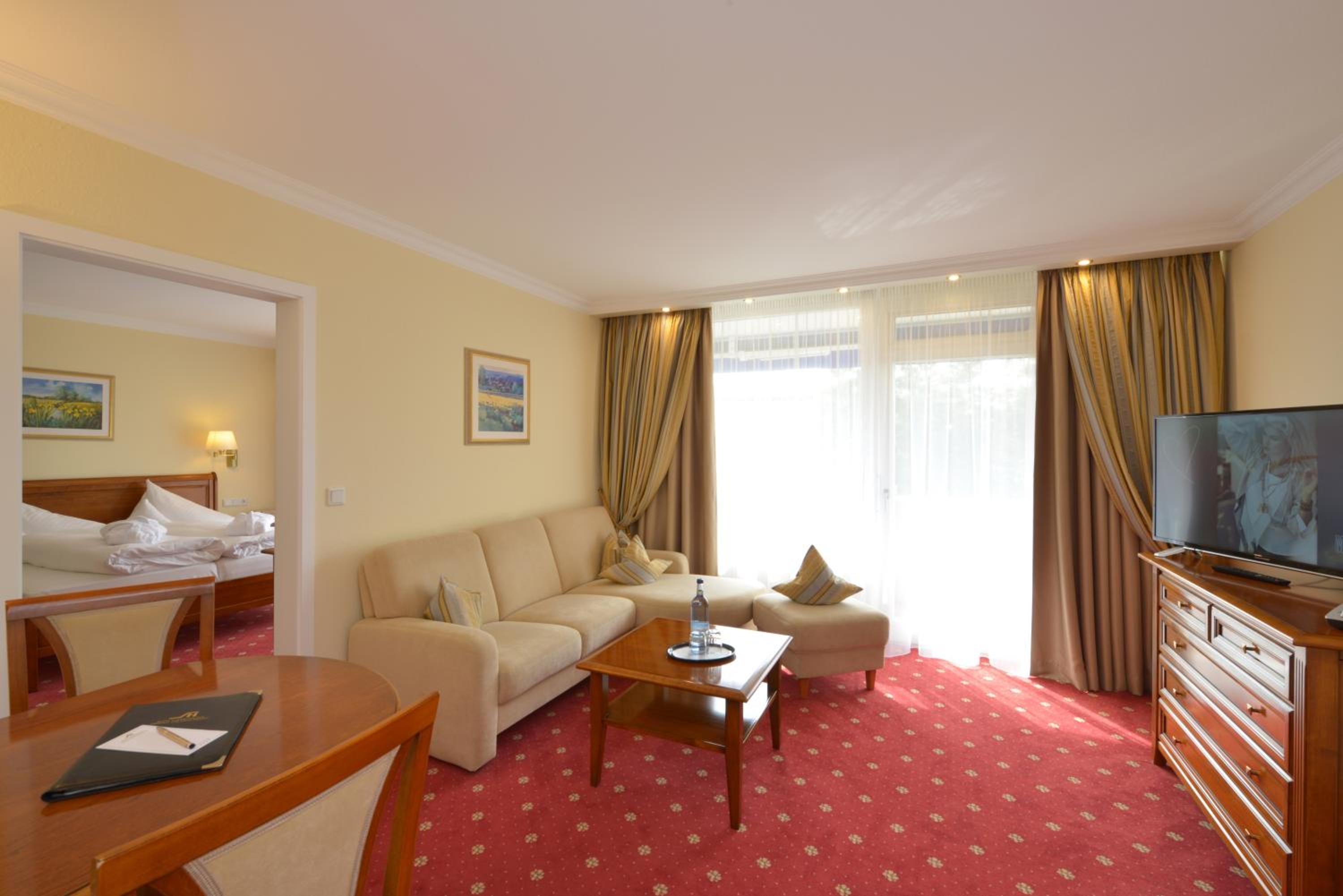 Premium Suite - Photo 4