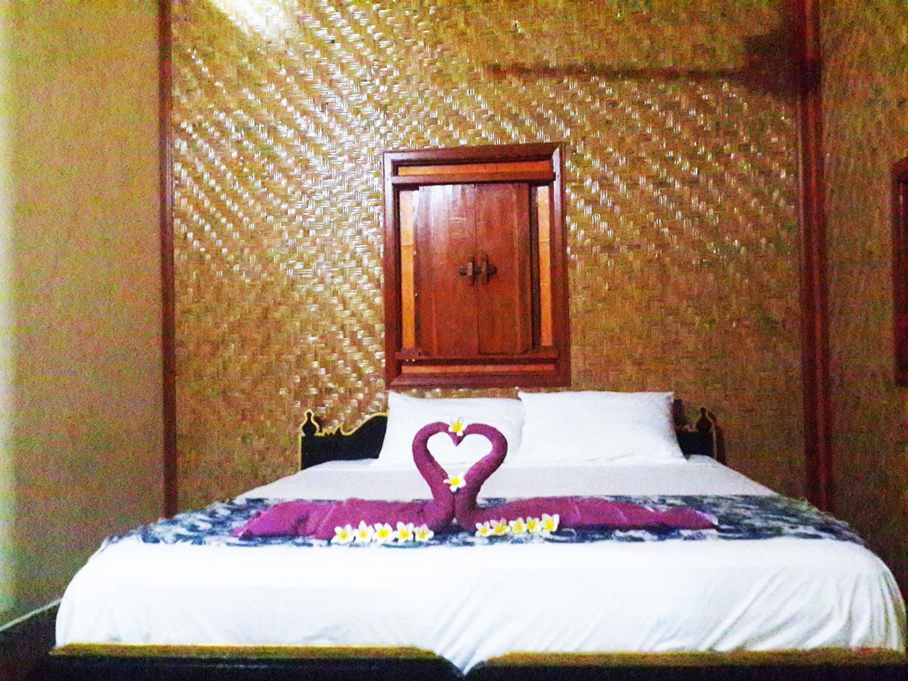 One-Bedroom Bungalow - Photo 6