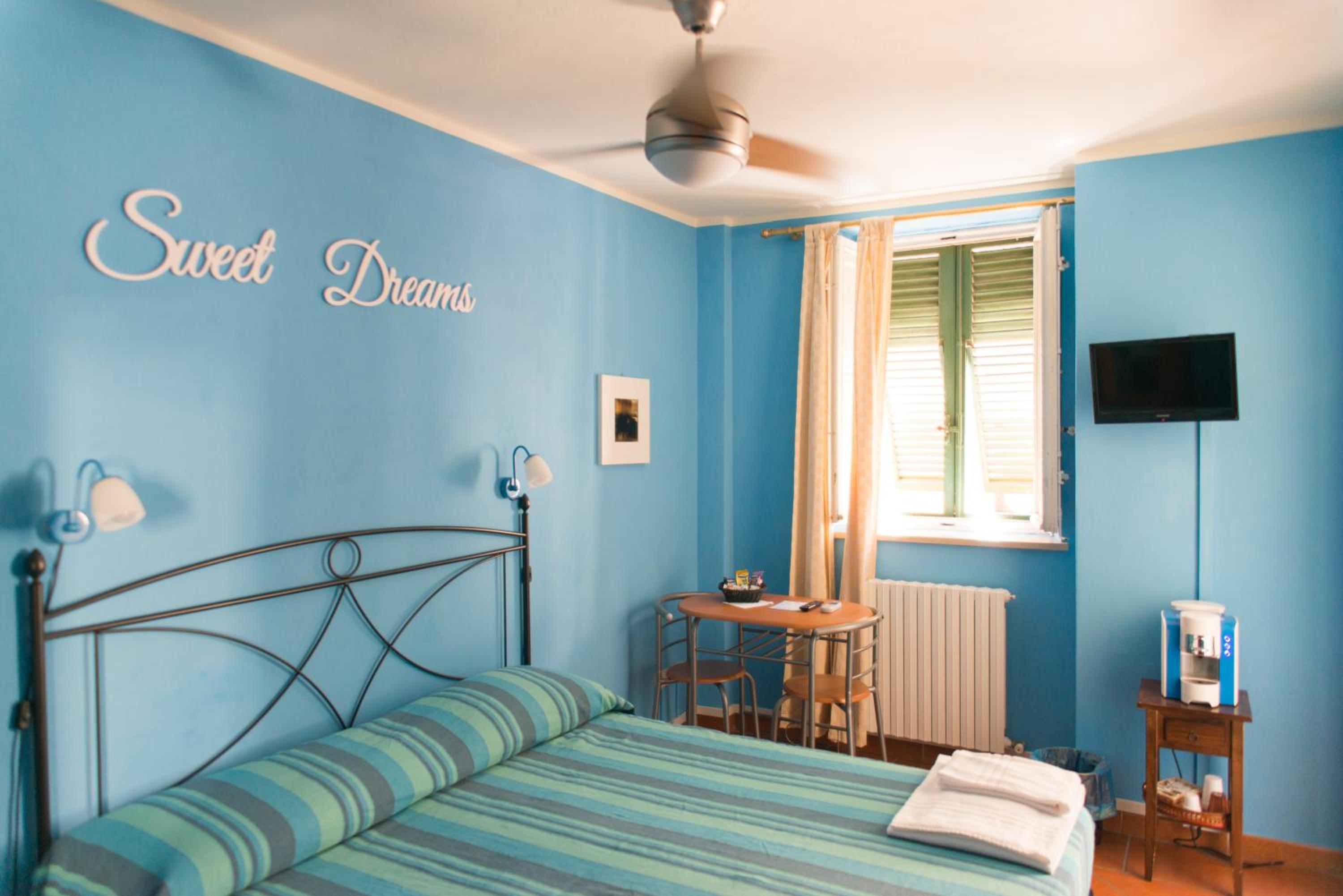 Standard Queen Room - Photo 1
