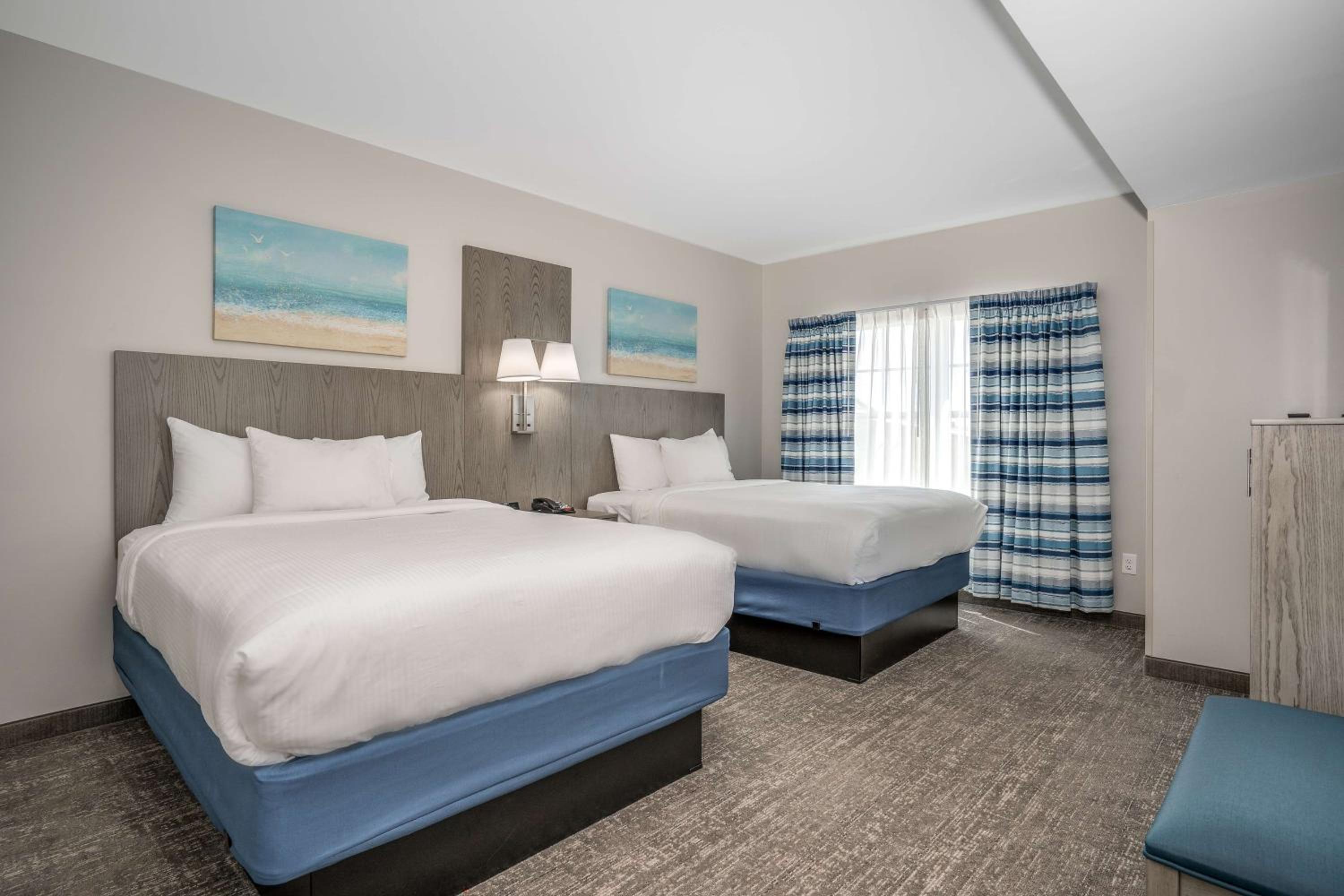 Queen Suite with Two Queen Beds - Photo 1