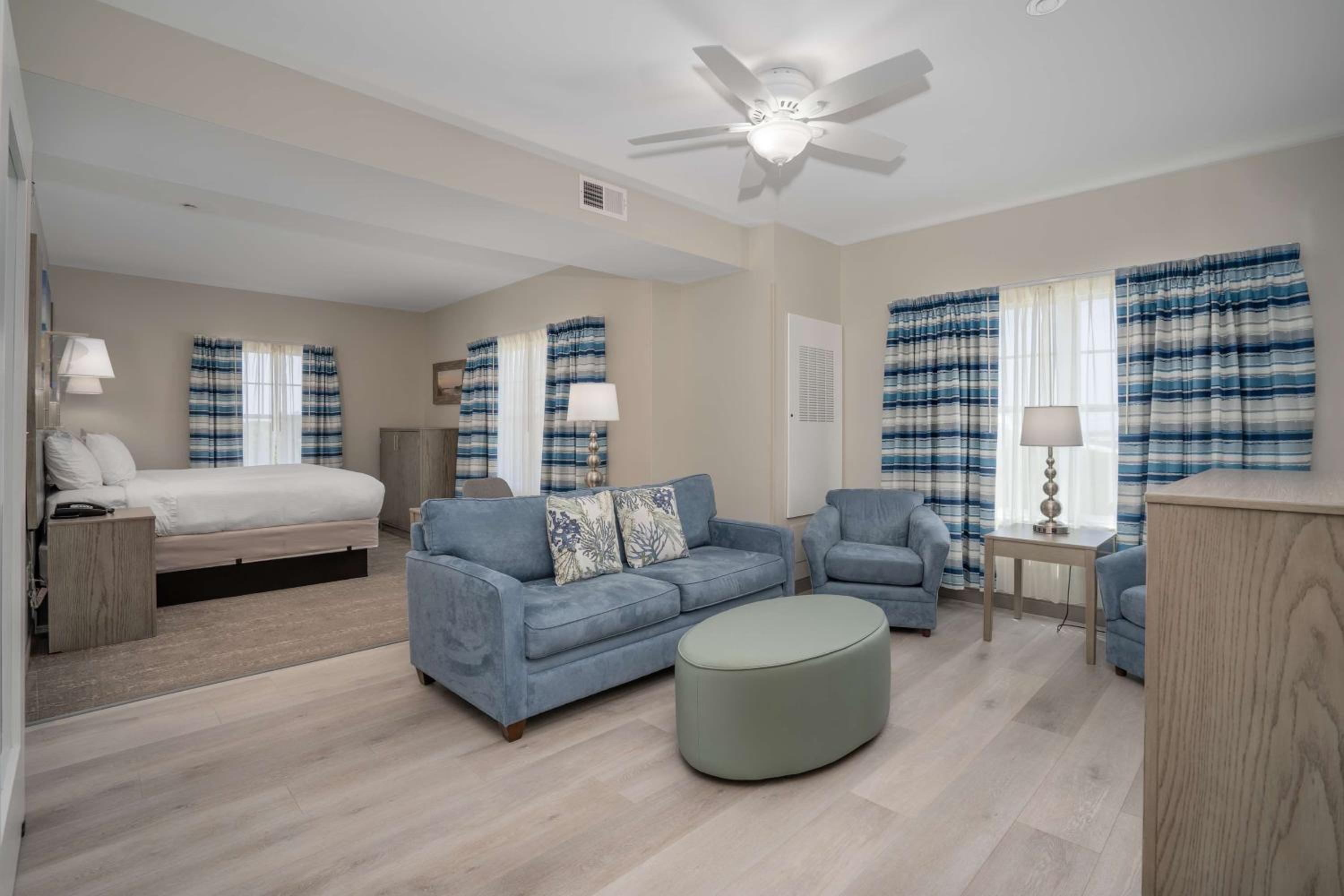 Executive King Suite - Photo 2