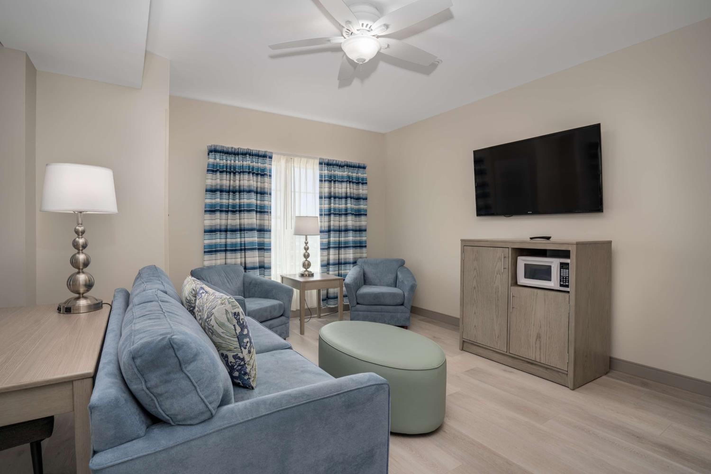 Executive King Suite - Photo 3