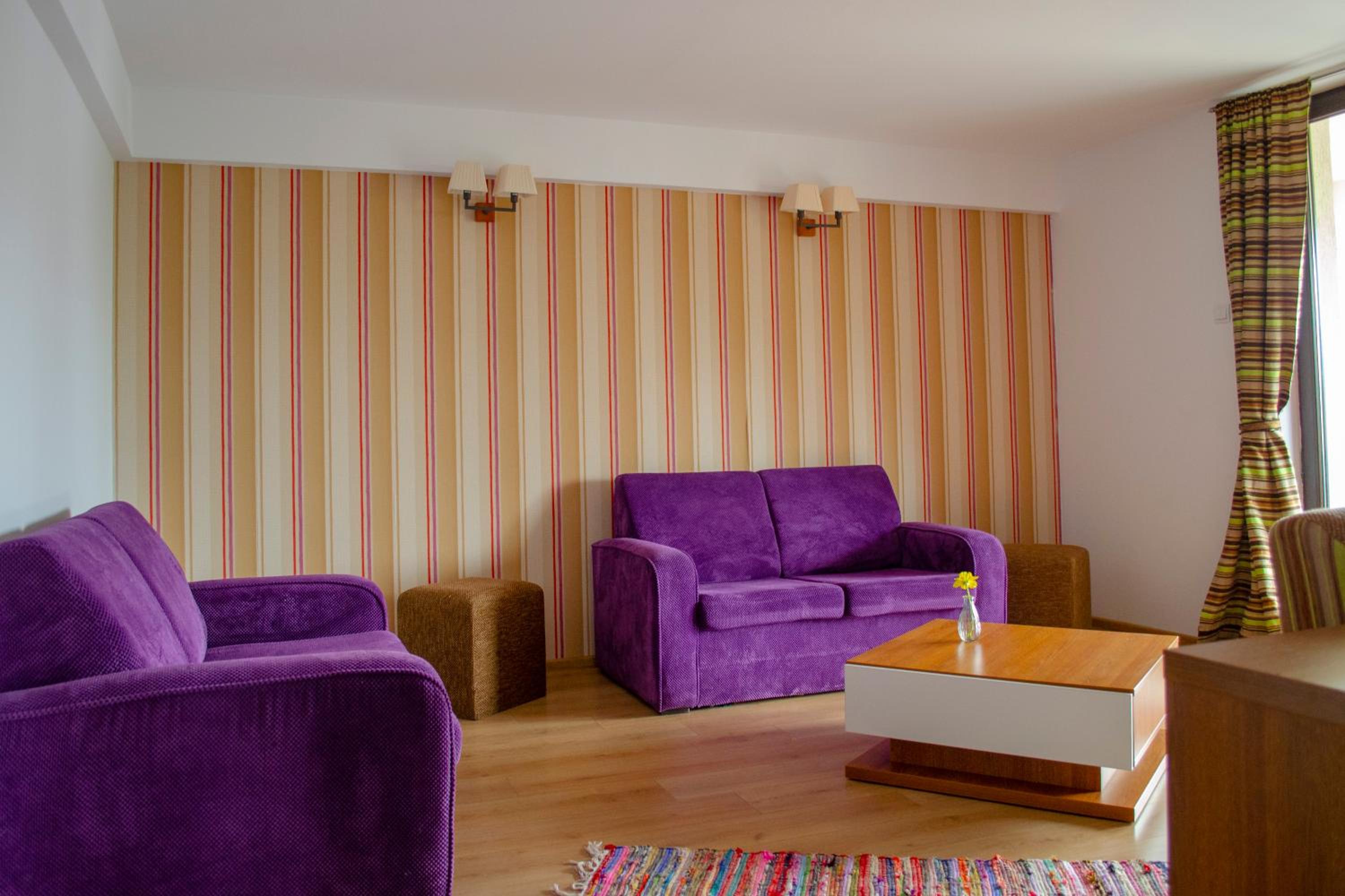 Apartment with Balcony photo 3