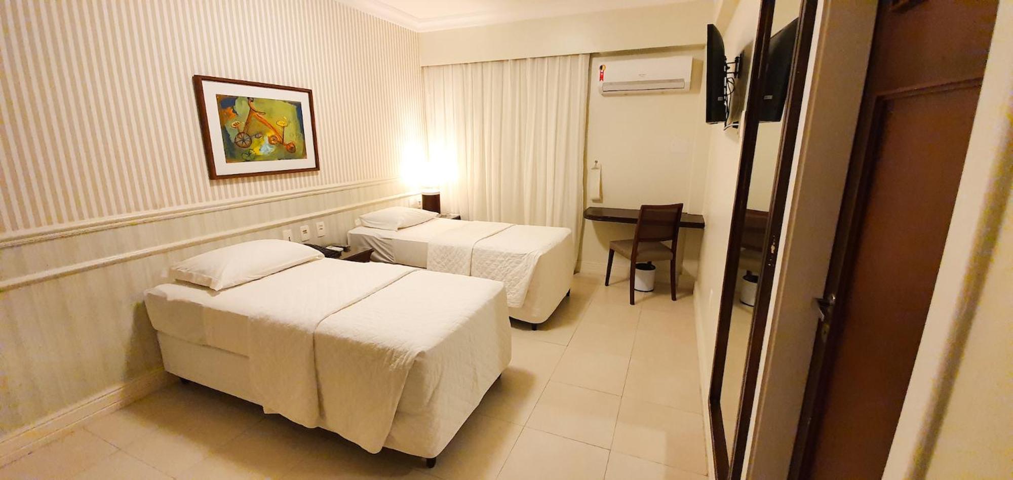 Standard Twin Room - Photo 1
