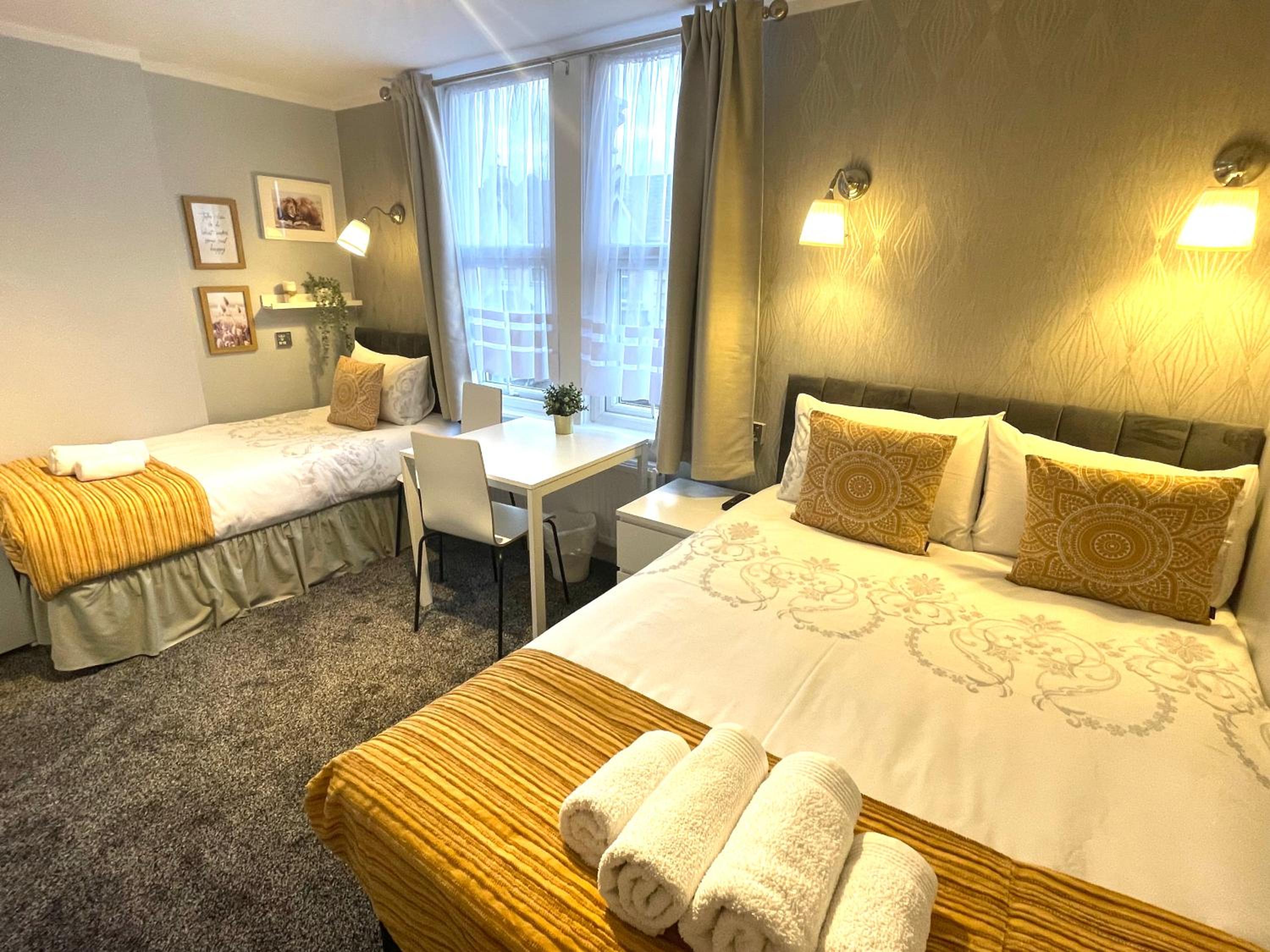 Comfort Triple Room with Shower photo 2