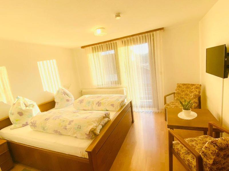 Deluxe Double Room with Balcony - Photo 10
