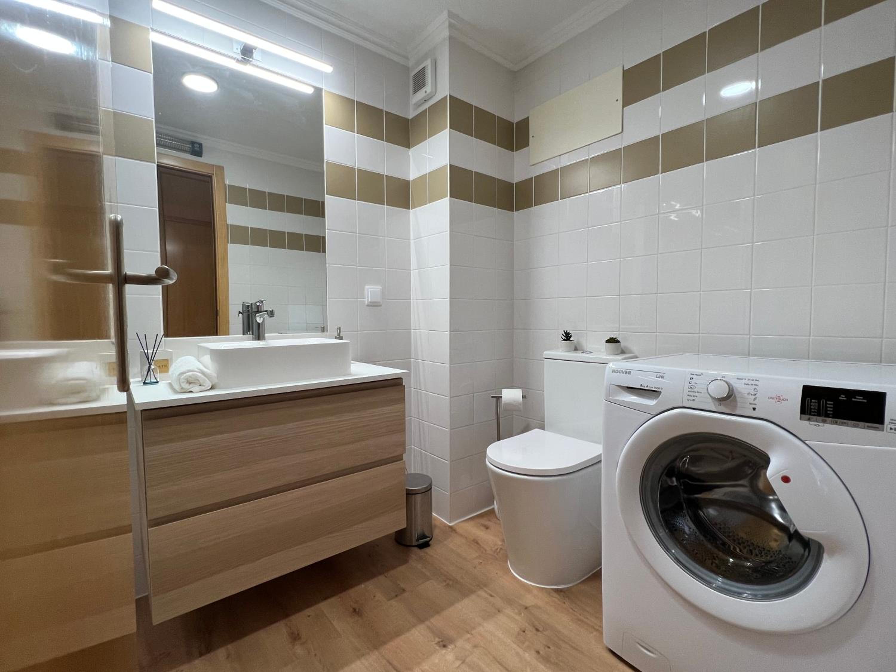 Studio Apartment - Photo 15