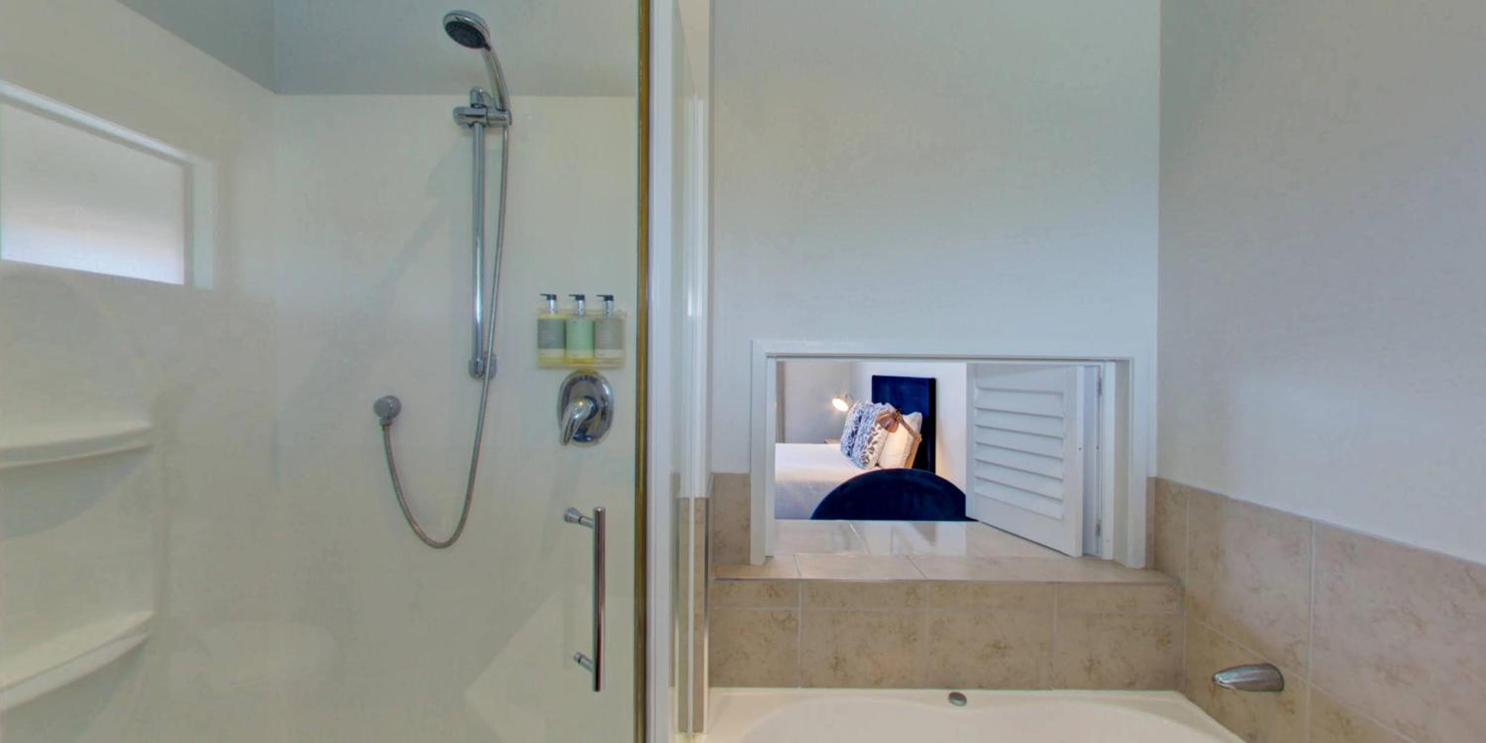 Studio with Private Spa Bath - Photo 12