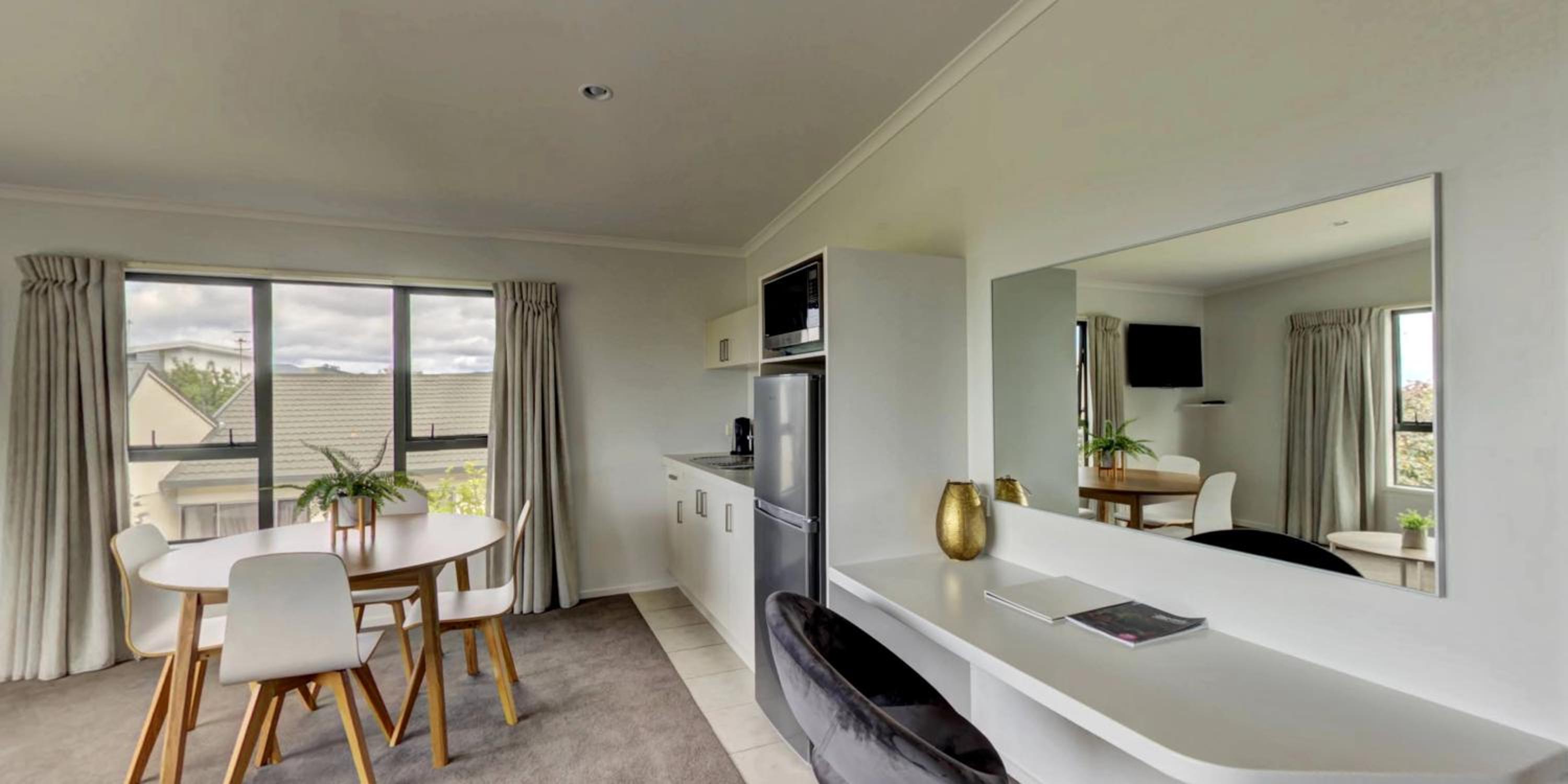 Suite with Mountain View - Photo 3