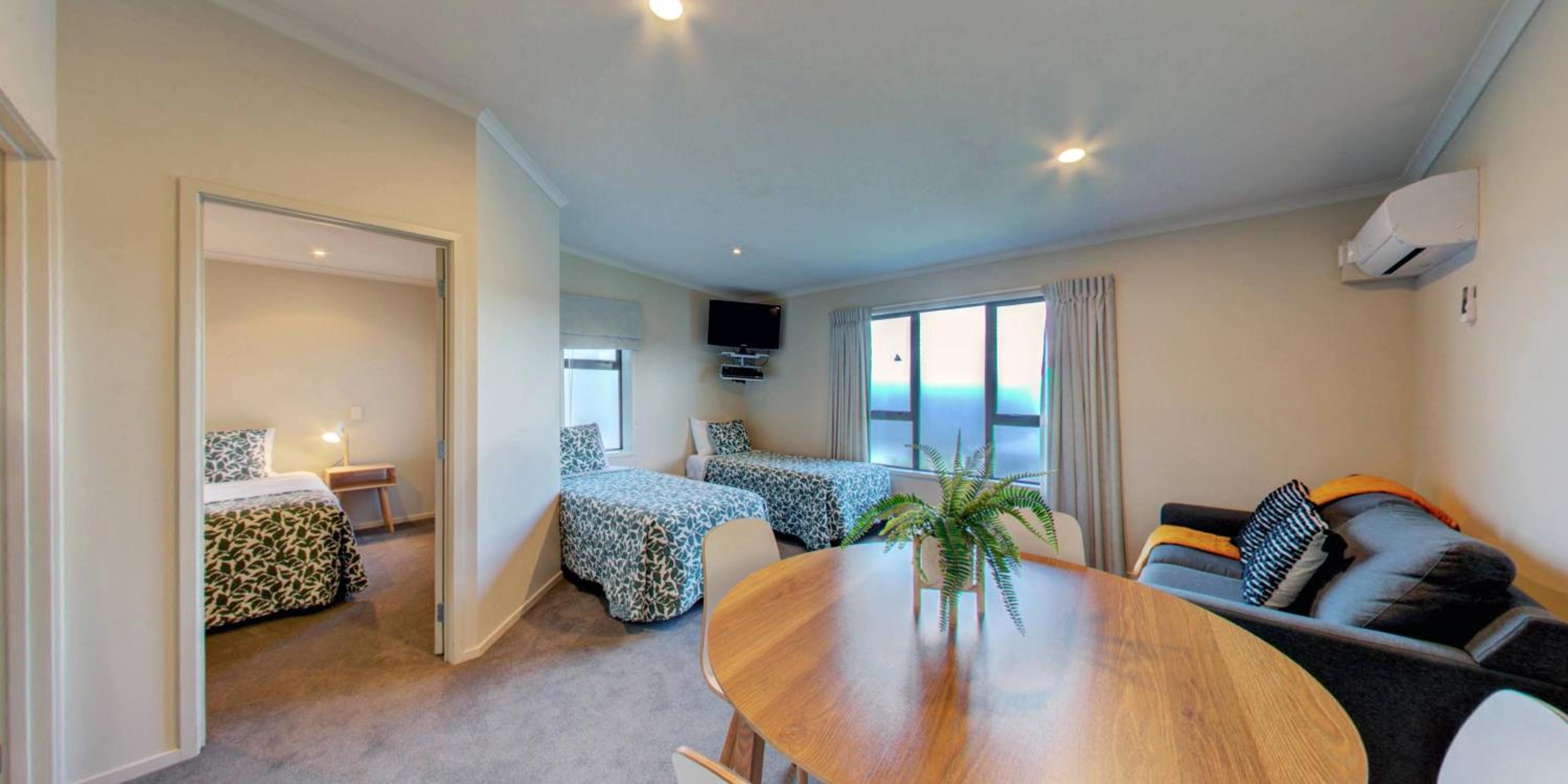 Executive Suite - Photo 1