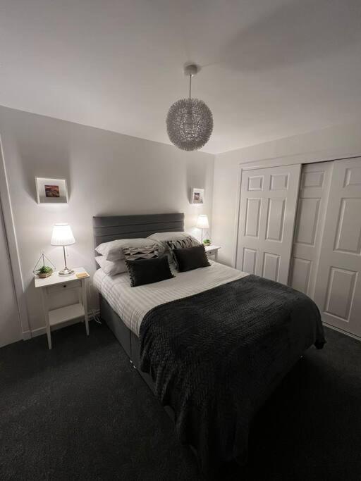 Three-Bedroom Apartment - Photo 22