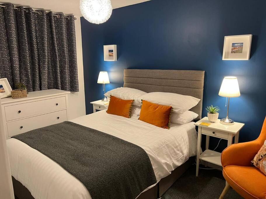 Three-Bedroom Apartment - Photo 23