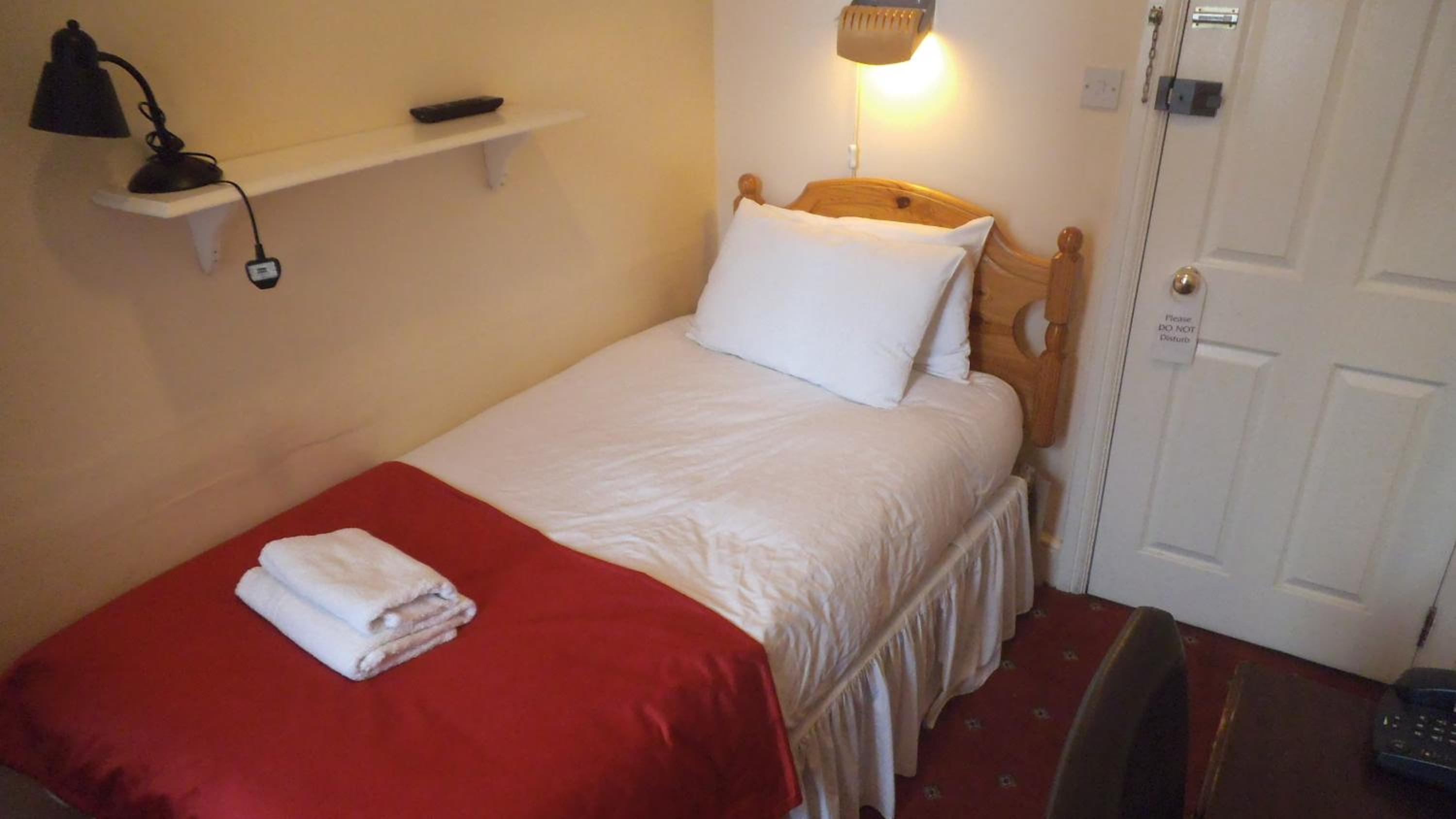 Single Room with Shared Bathroom