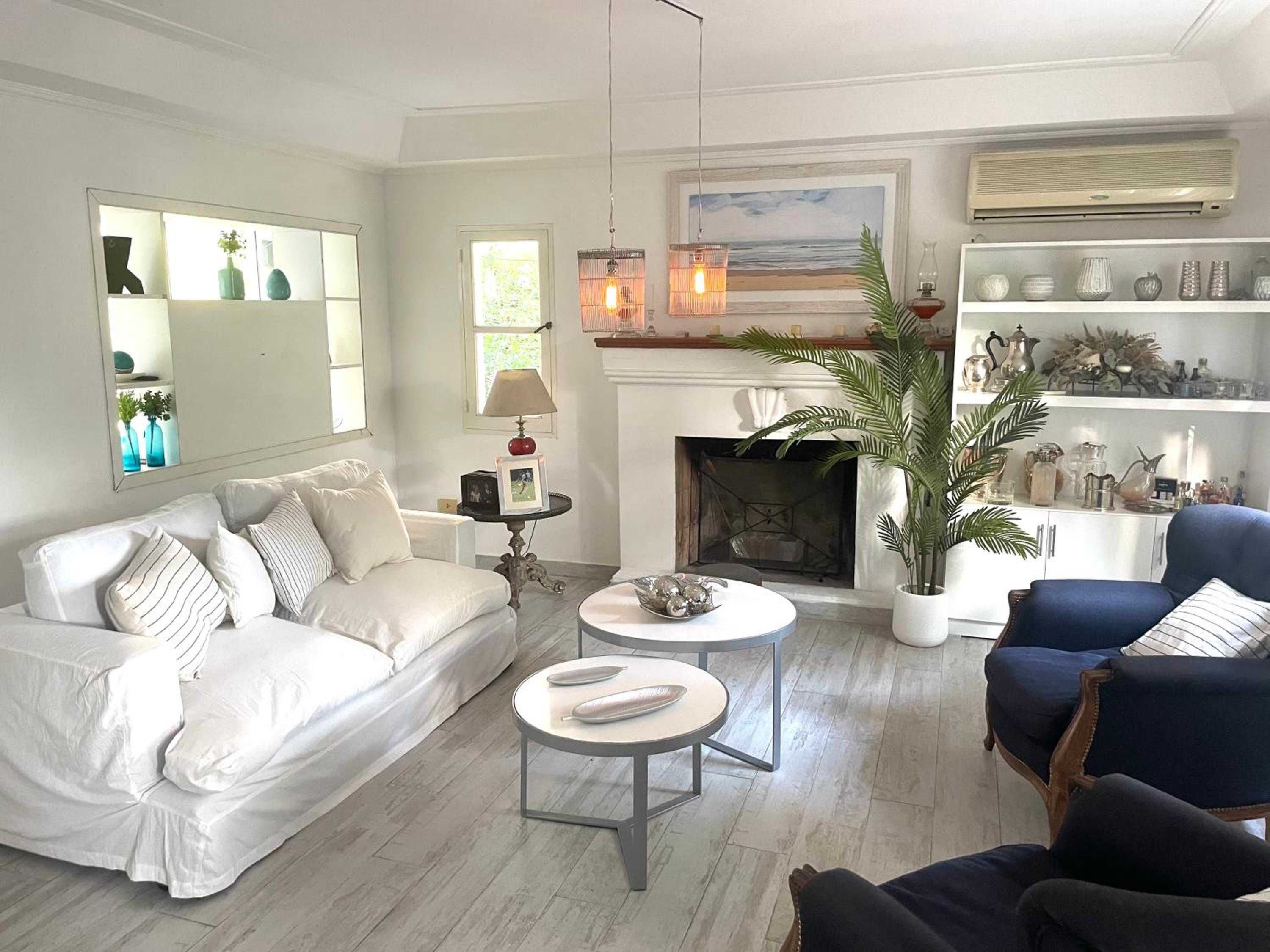 Four-Bedroom House photo 1