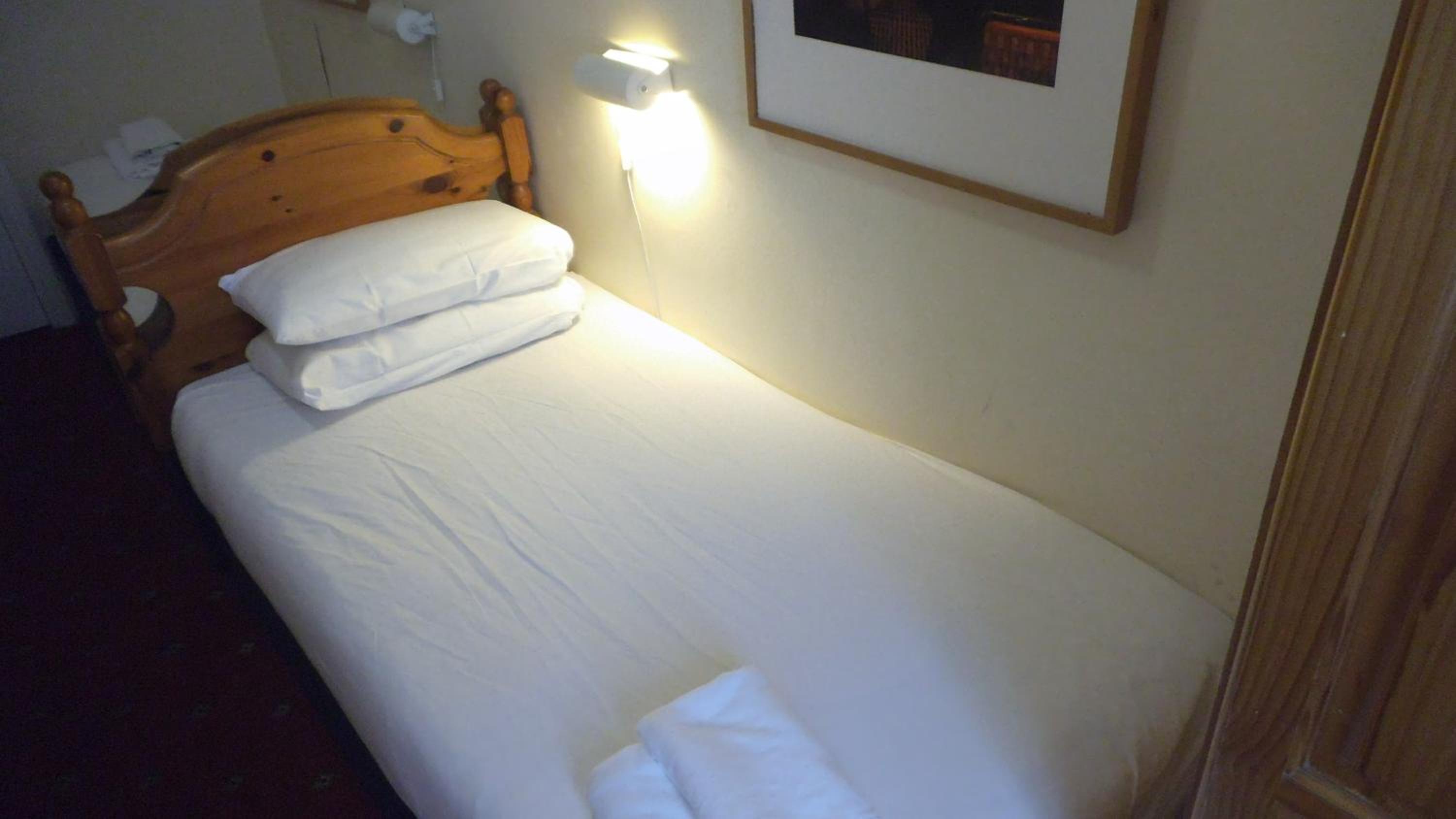 Twin Room with Shared Bathroom
