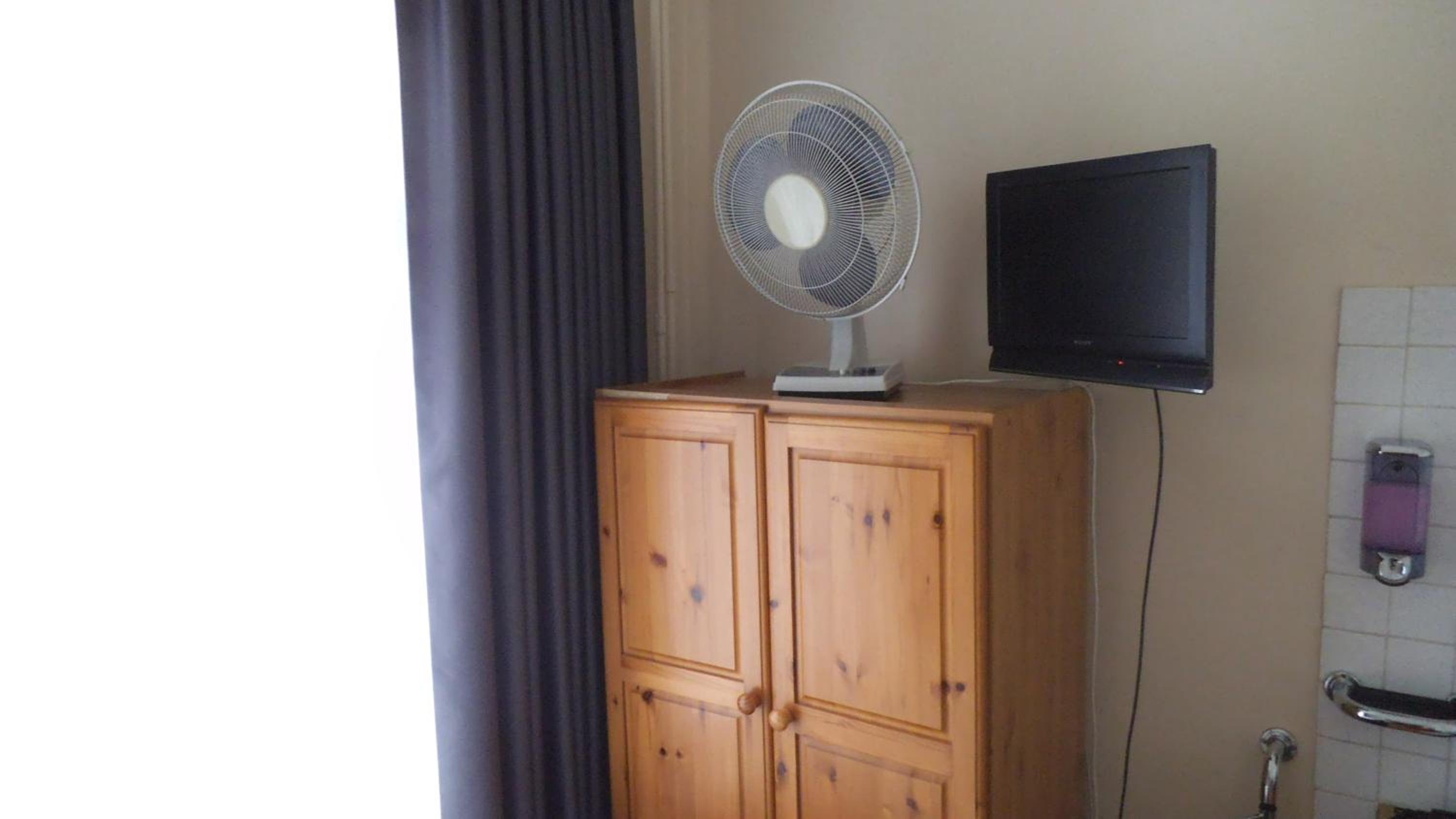 Triple Room with Shared Bathroom