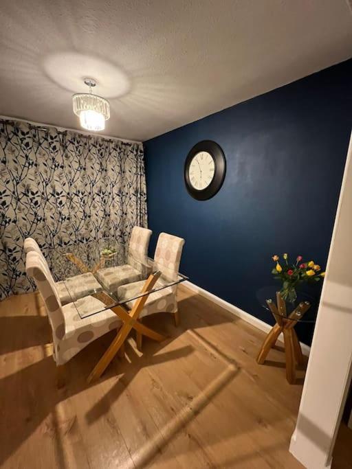 Three-Bedroom Apartment - Photo 2