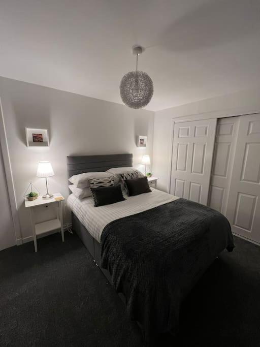 Three-Bedroom Apartment - Photo 3