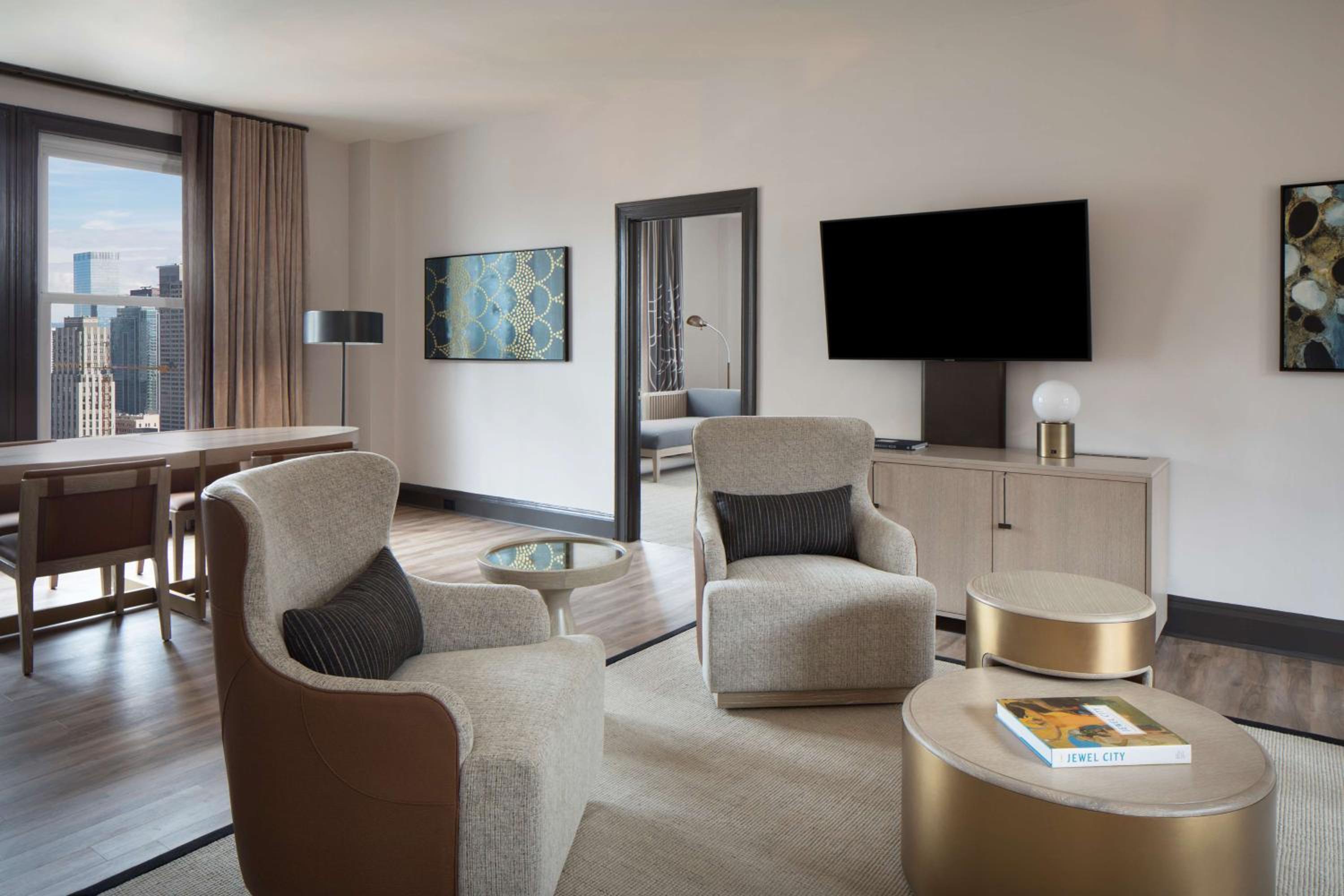 Deluxe One Bedroom Suite
