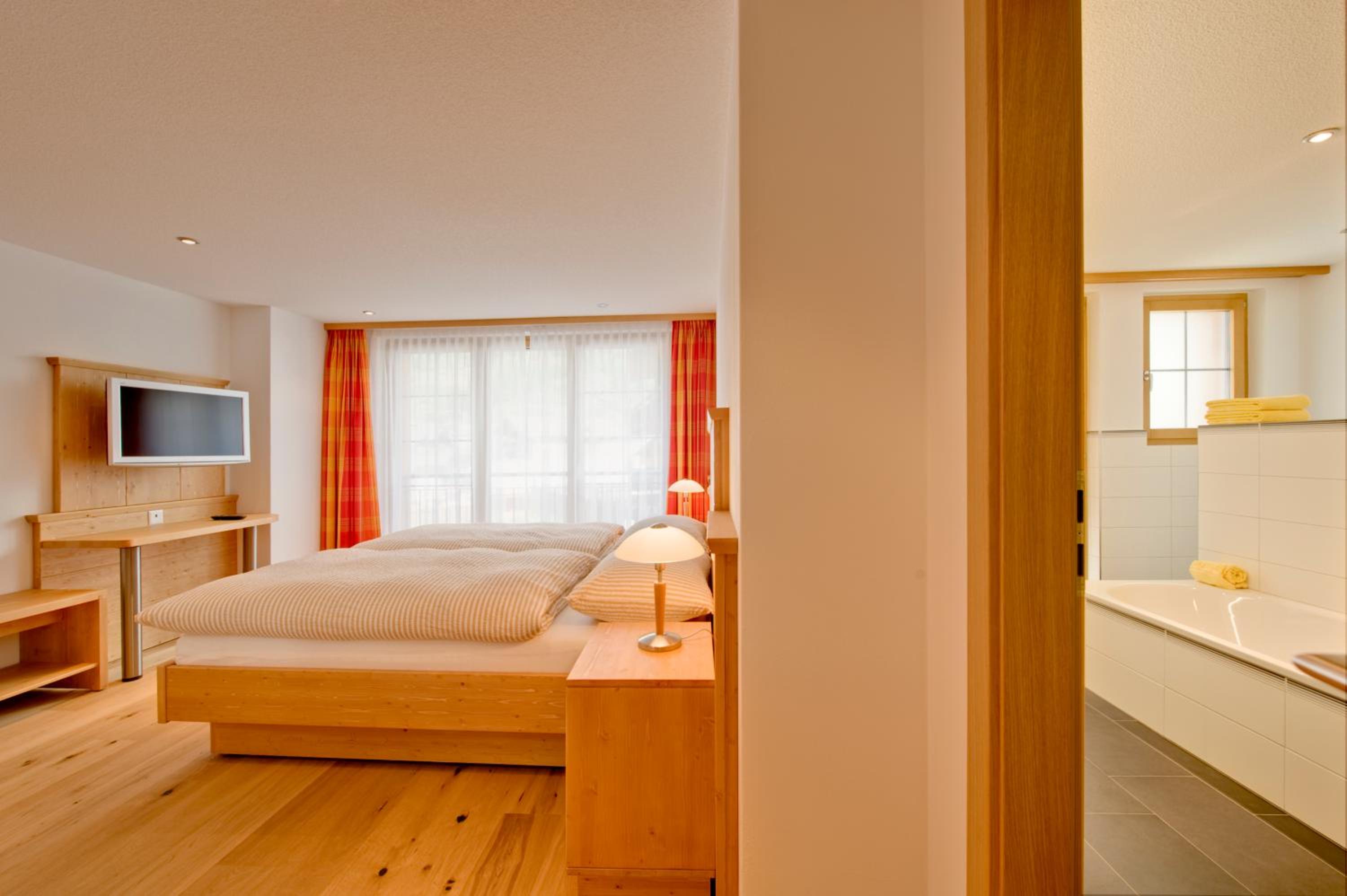 Three-Bedroom Apartment (6 Adults)